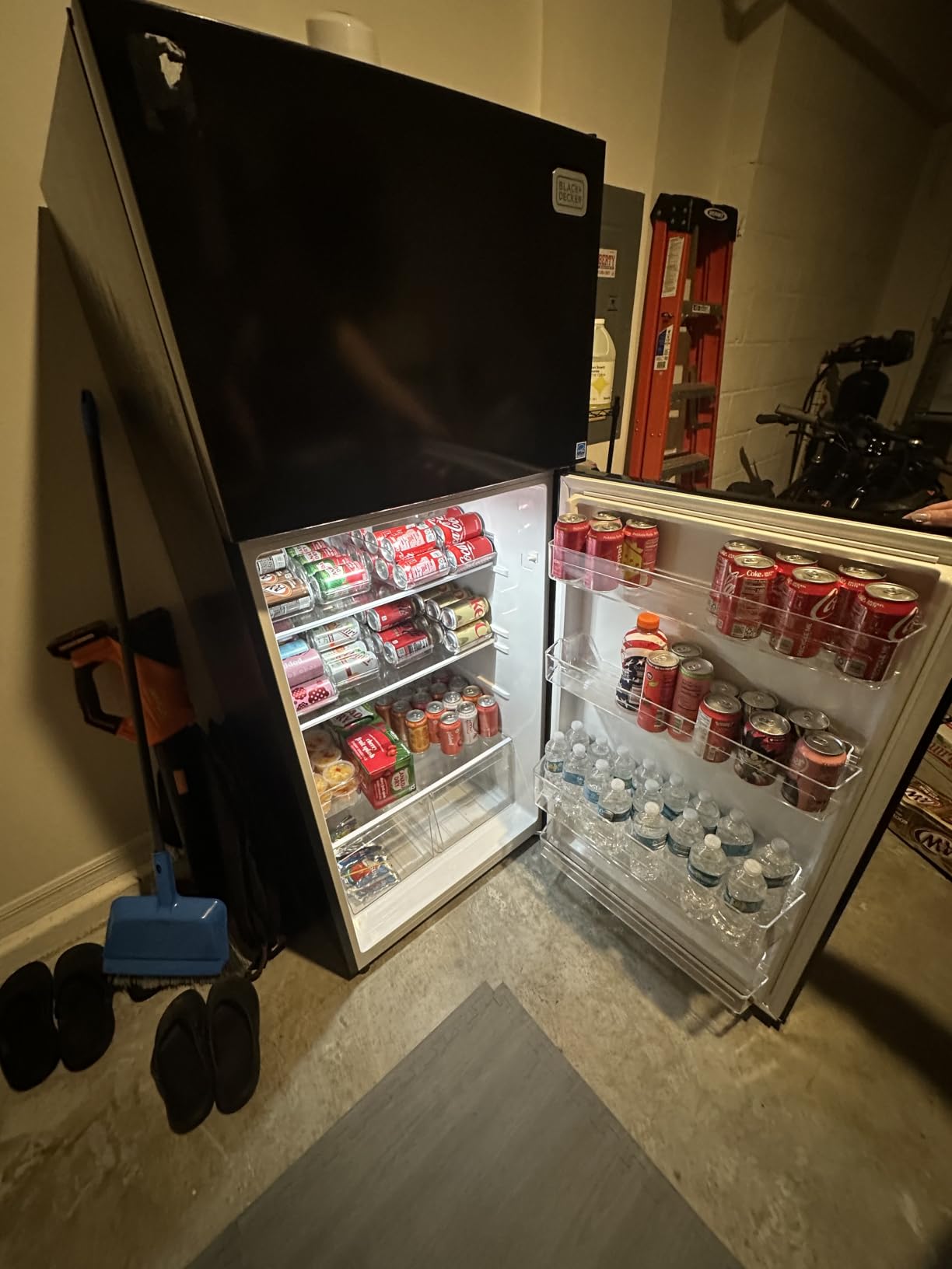 BLACK+DECKER 14.6 Cu. Ft. Top Mount Refrigerator, BR1460HS, Stainless Steel Look customer photo 1