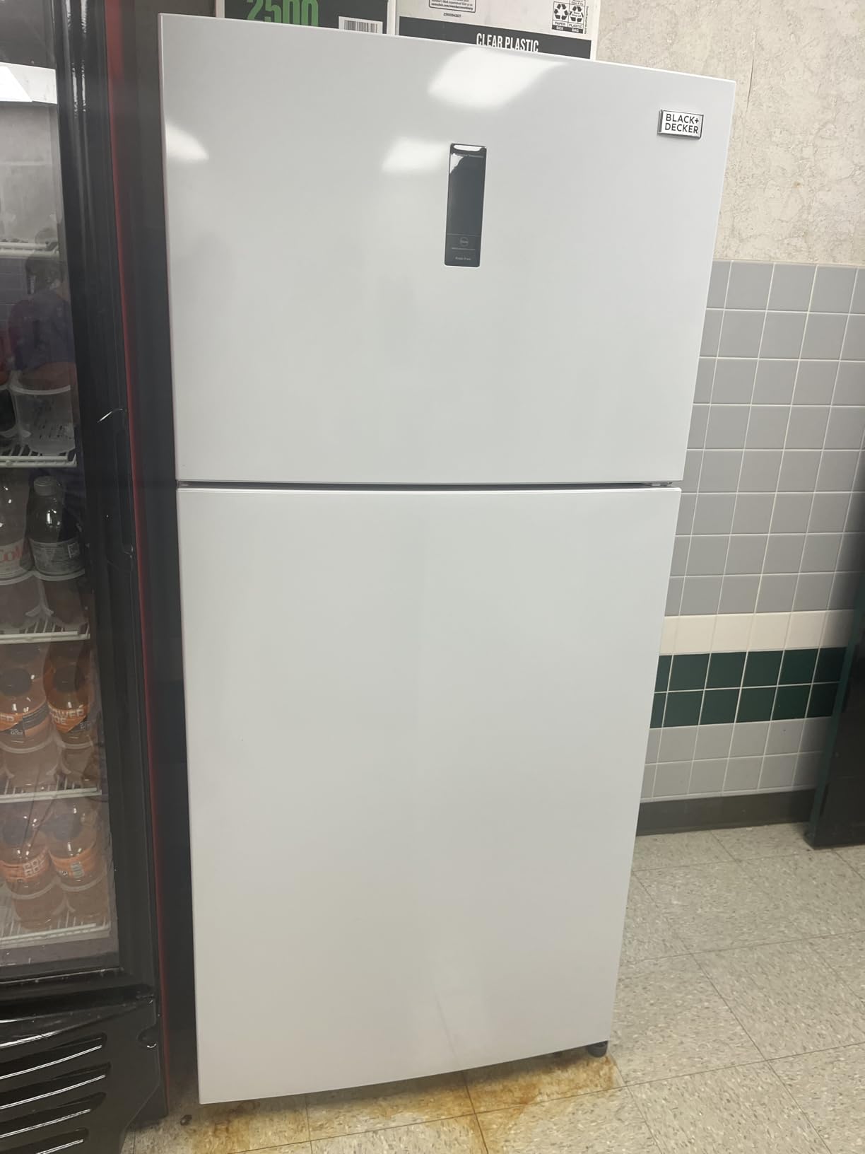 BLACK+DECKER 16.4 Cu. Ft. Top Mount Refrigerator, BR1640KW, White customer photo 2
