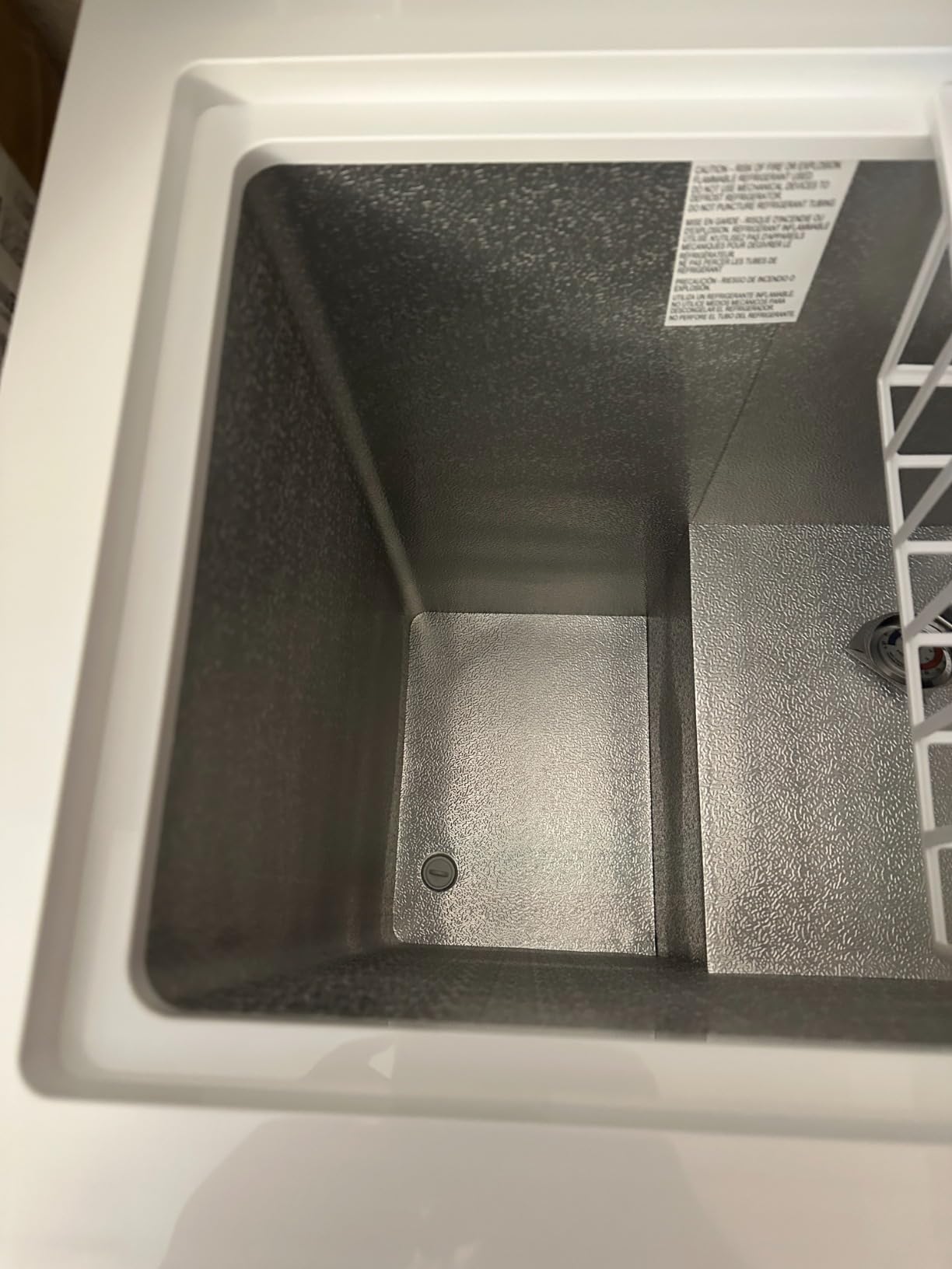 BLACK+DECKER 2.7 Cu. Ft. Compact Chest Freezer, BCFK276, White | Deep Freezer Holds Up To 94.5 Lbs. of Frozen Food, Removable Storage Basket, Mechanical Temperature Control, Manual Defrost customer photo 1
