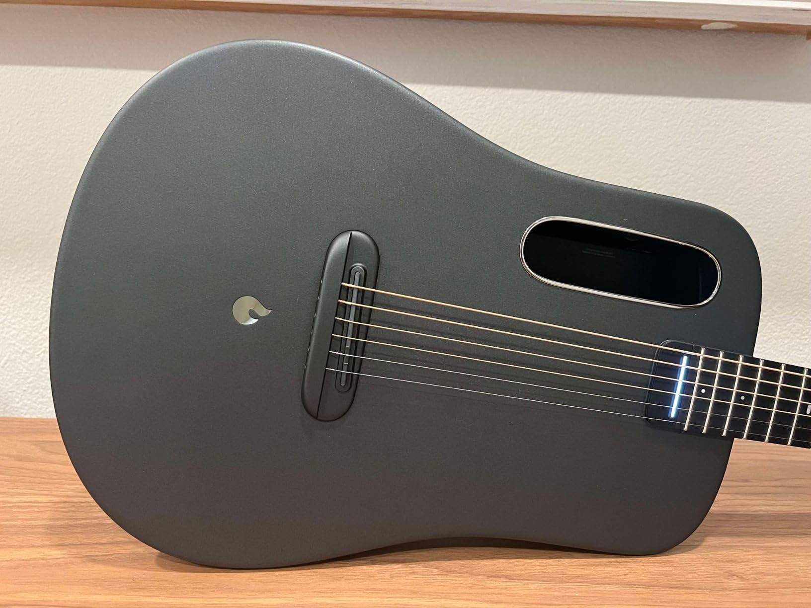 LAVA ME AIR Portable Carbon Fiber Electric-Acoustic Guitar. Travel Guitar for Beginners with Onboard Effects and Magnetic Pickup. Black customer photo 1