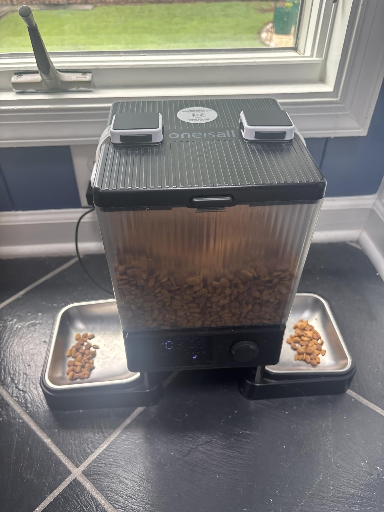 oneisall Automatic Cat Feeder for 2 Cats Pets, Timed Cat Food Dispenser | 20 Cups/5L, Prevent Fighting, Precise Portion, Balanced Dispense, Non-Slip & Stable, Voice Recorder, Stainless Steel Bowls customer photo 2