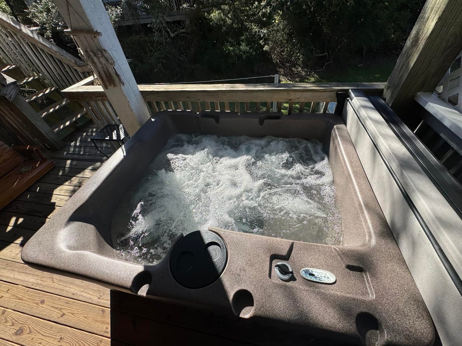 Aqualife Current Outdoor Hot Tub, Free Extras, Fits 4-Adults, Plug and Play Spa, Free Cover Included customer photo 1