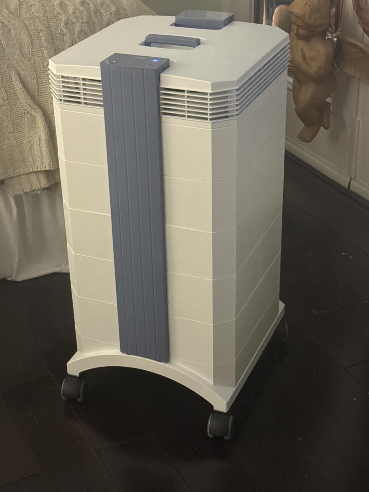 IQAir HealthPro Plus XE Air Purifier HyperHEPA WiFi, Large Rooms 1125 sq ft customer photo 1