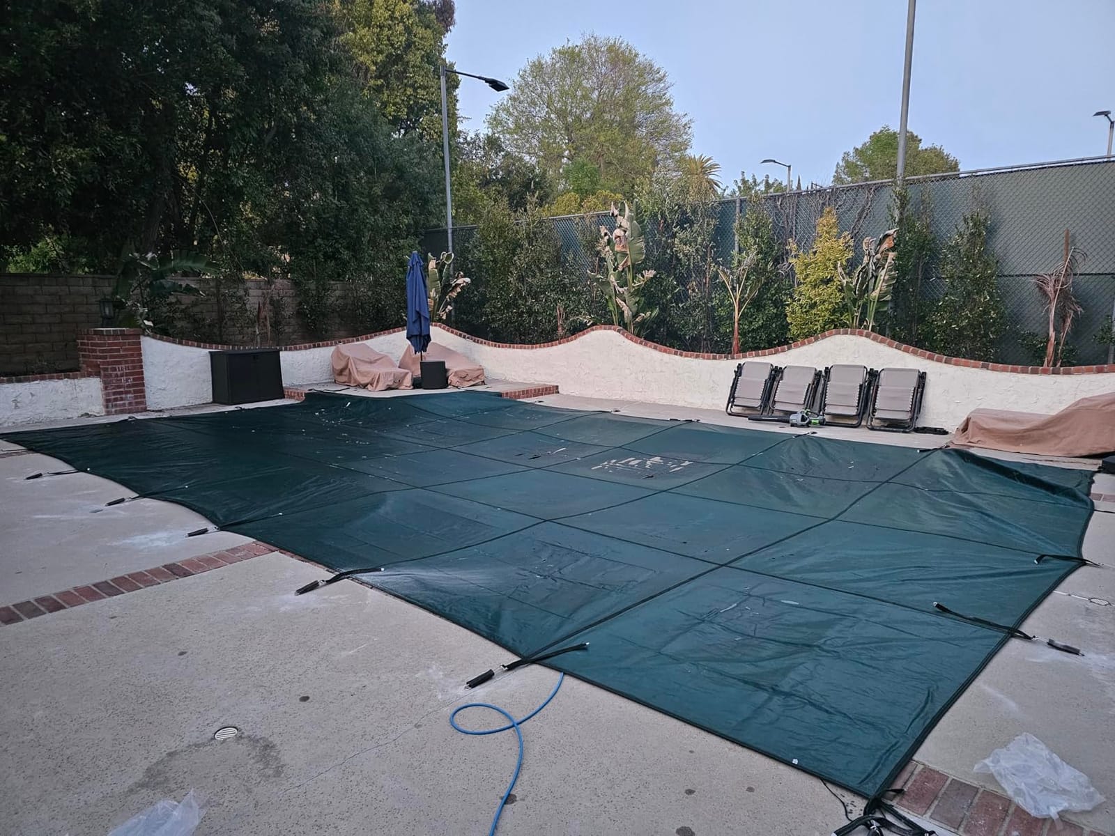 VEVOR Pool Safety Cover, Fits 16x32ft Rectangular Inground Winter Swimming Pools, with 4x8ft Center End Step, Triple Stitched, High Strength Mesh PP, Great Rain Permeability customer photo 2