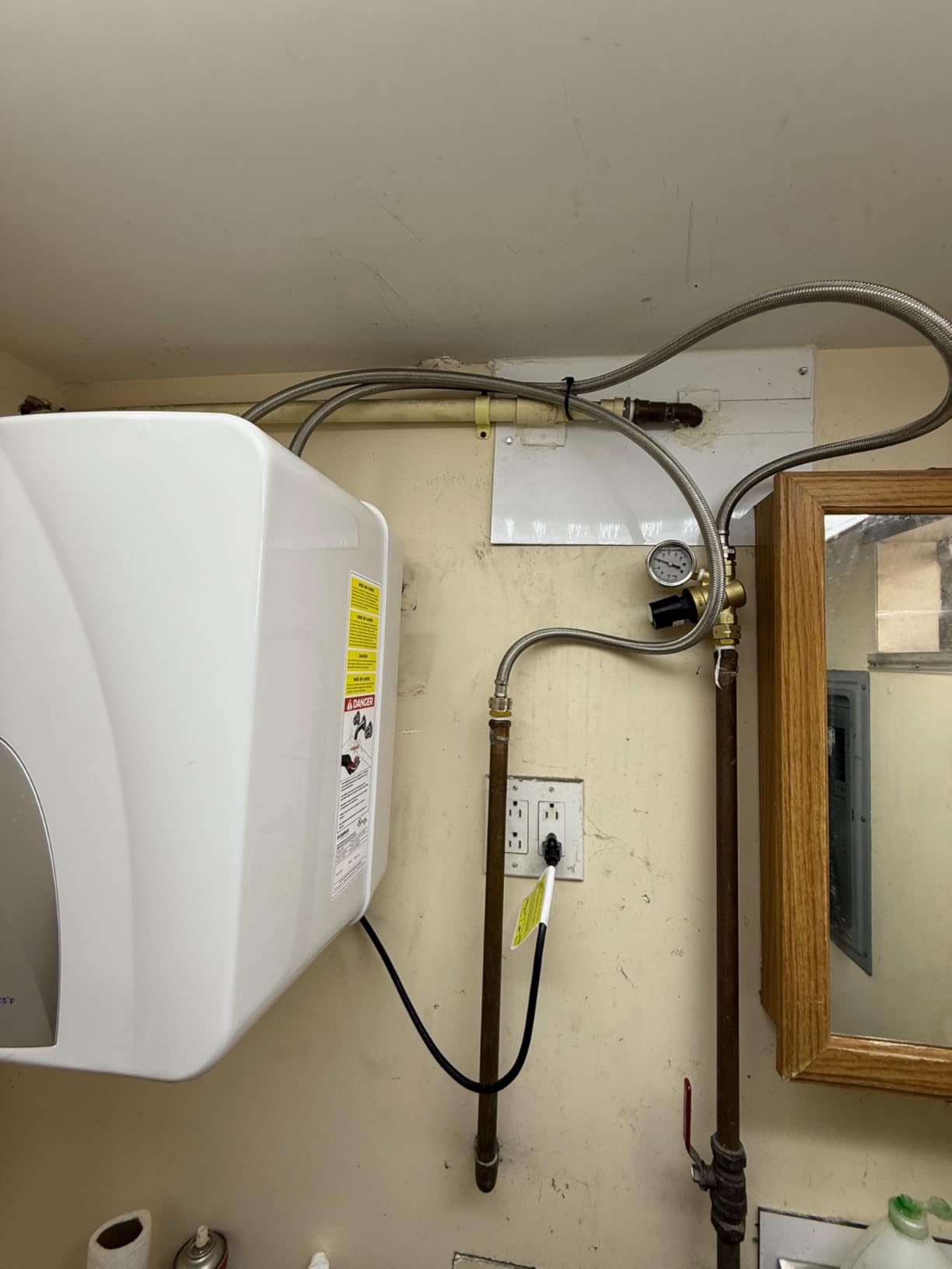 CAMPLUX Hot Water Heaters 18 Gallon, Electric Water Heater 120V 1500W, Come with Reliable T&P Relief Valve, Built-in Anode Rod for Tank Water Heaters, UL Listed ME200B customer photo 2