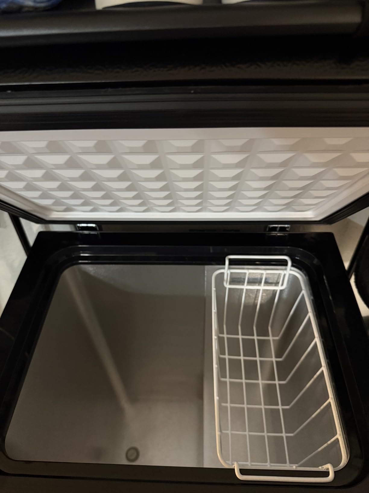 EUHOMY 1.8 Cu.Ft Chest Freezer, Small Deep Freezer Top Door, Black | 6°F to 10°F, Storage Basket, Energy Efficient, 38 dB, Dorm Use, Apartment Use customer photo 2