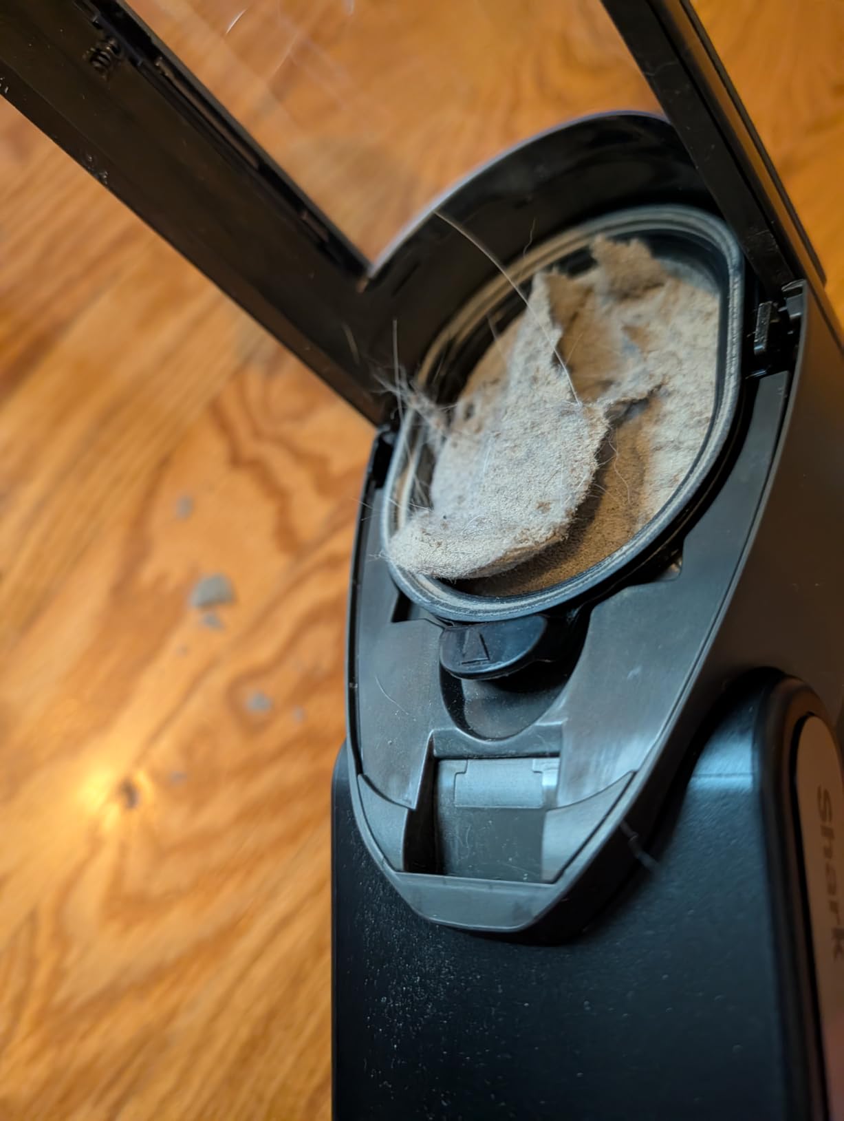Shark PowerDetect Clean & Empty Cordless Stick Vacuum, IP3251 | Auto-Empty System, Powerful Suction, HEPA Filtration, Carpet & Hard Floor, Portable for Pet Hair, Dark Gray customer photo 2