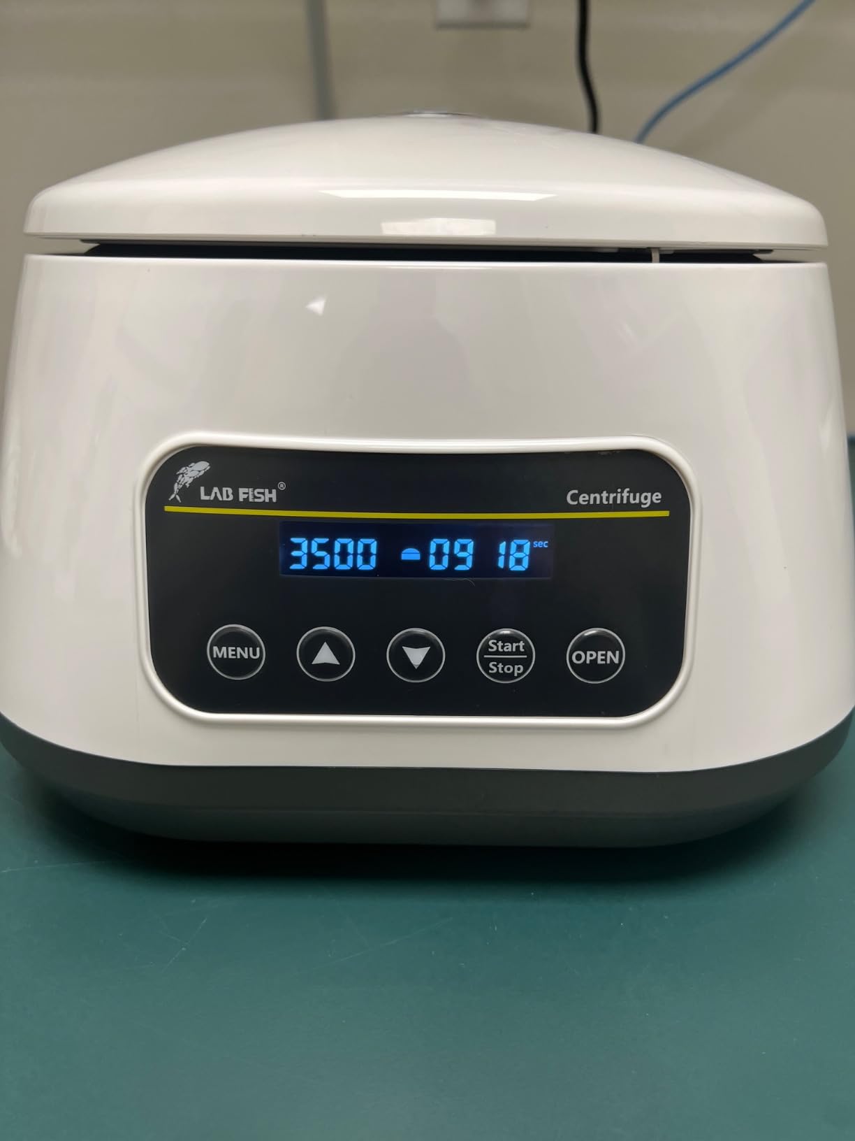 LAB FISH LC-400 PRP Centrifuge, 8x2/5/10ml & 4x15ml Tubes | 500-4000RPM low speed, 1717xg force, timer 30s-59min, compact centrifuge for PRP isolation & plasma separation customer photo 2