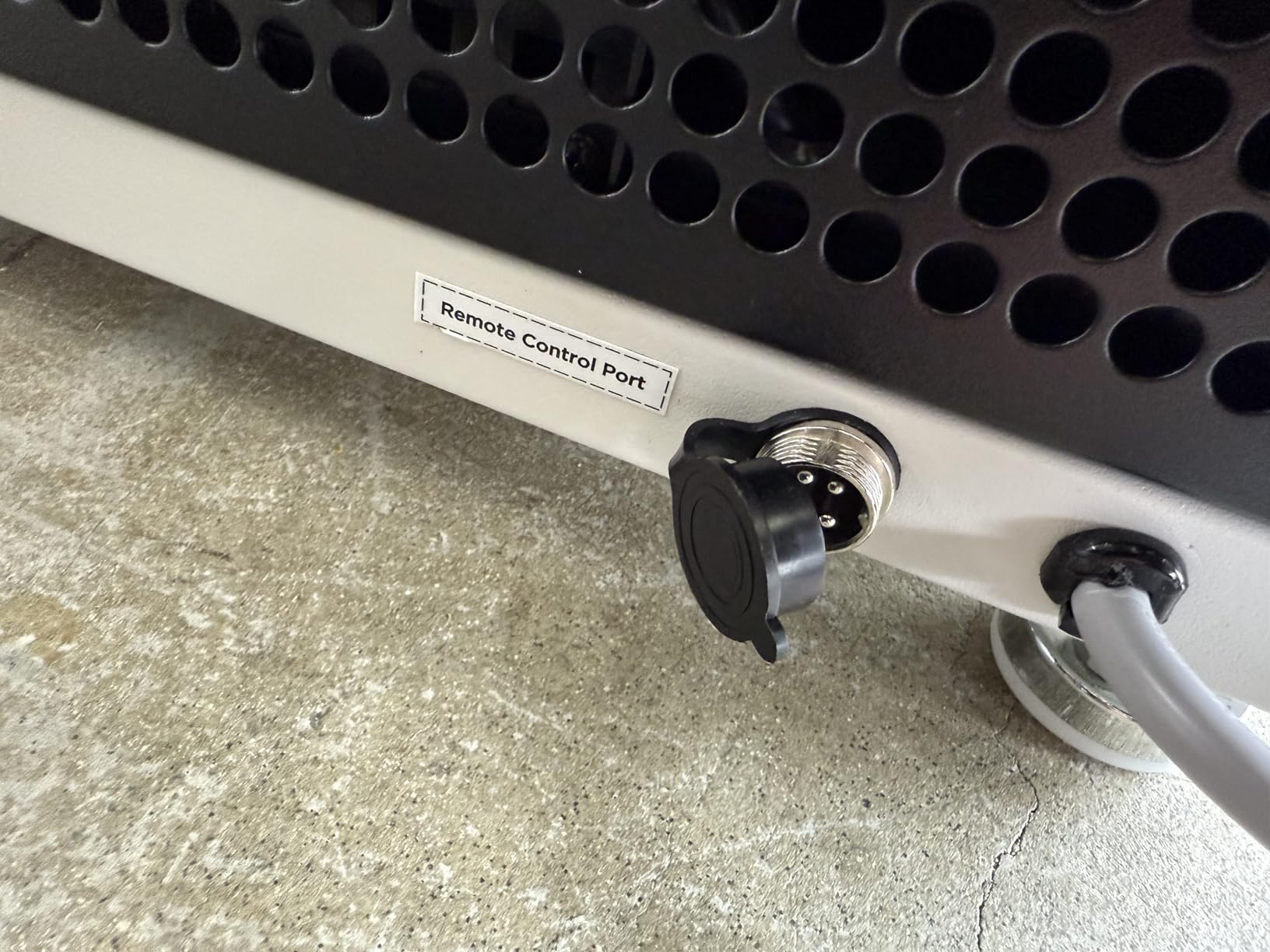 70 Pints Commercial Dehumidifier with Drain Hose, Compact Crawl Space Dehumidifiers for Basement and Home, Energy Star Certified, Automatic Defrost | MOISWELL Defender ME-7 customer photo 2