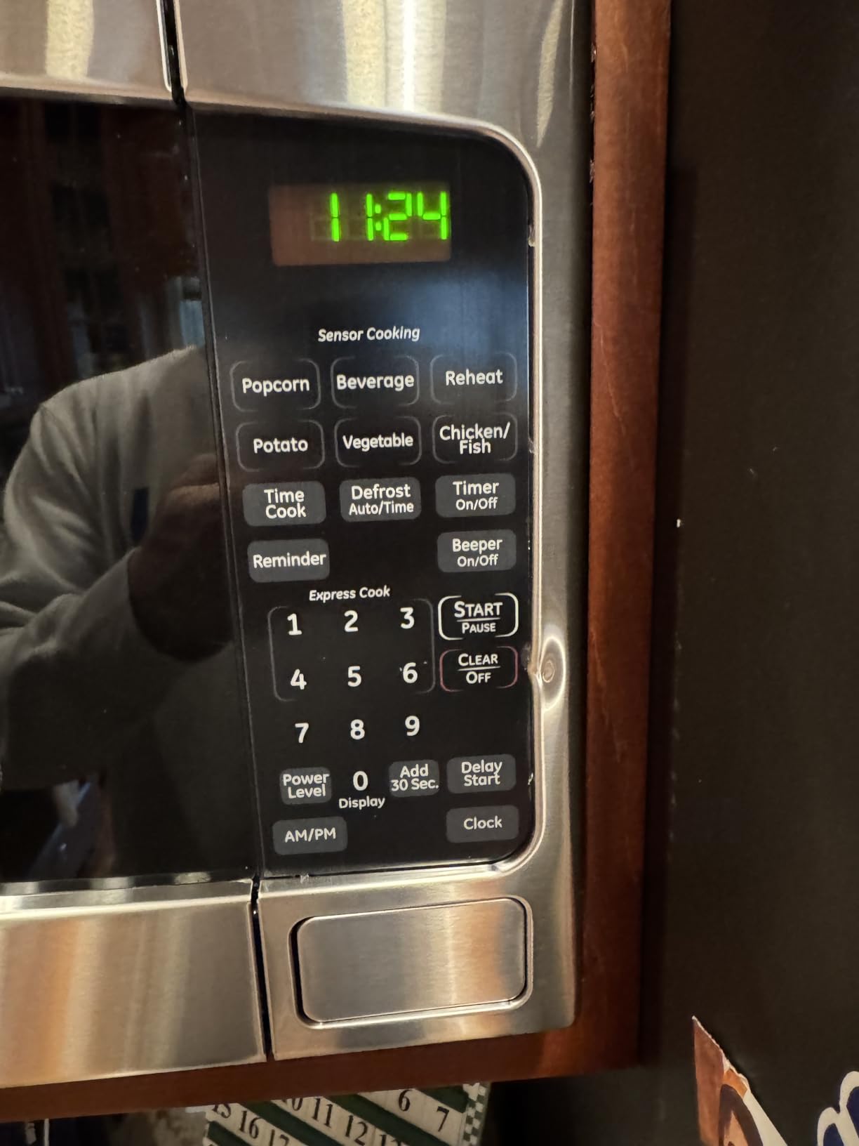GE Countertop Microwave Oven, 1200-watt, 2.0 Cu. Ft., 8 Auto Cooking Settings, Stainless Steel customer photo 1