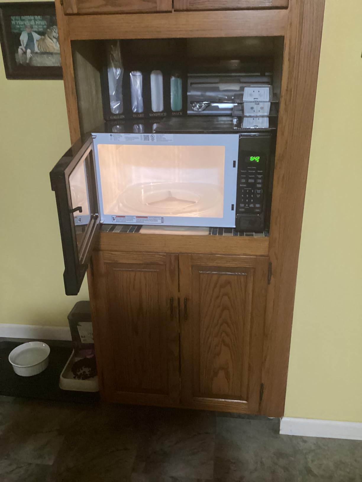 GE Countertop Microwave Oven, 1200-watt, 2.0 Cu. Ft., 8 Auto Cooking Settings, Stainless Steel customer photo 2