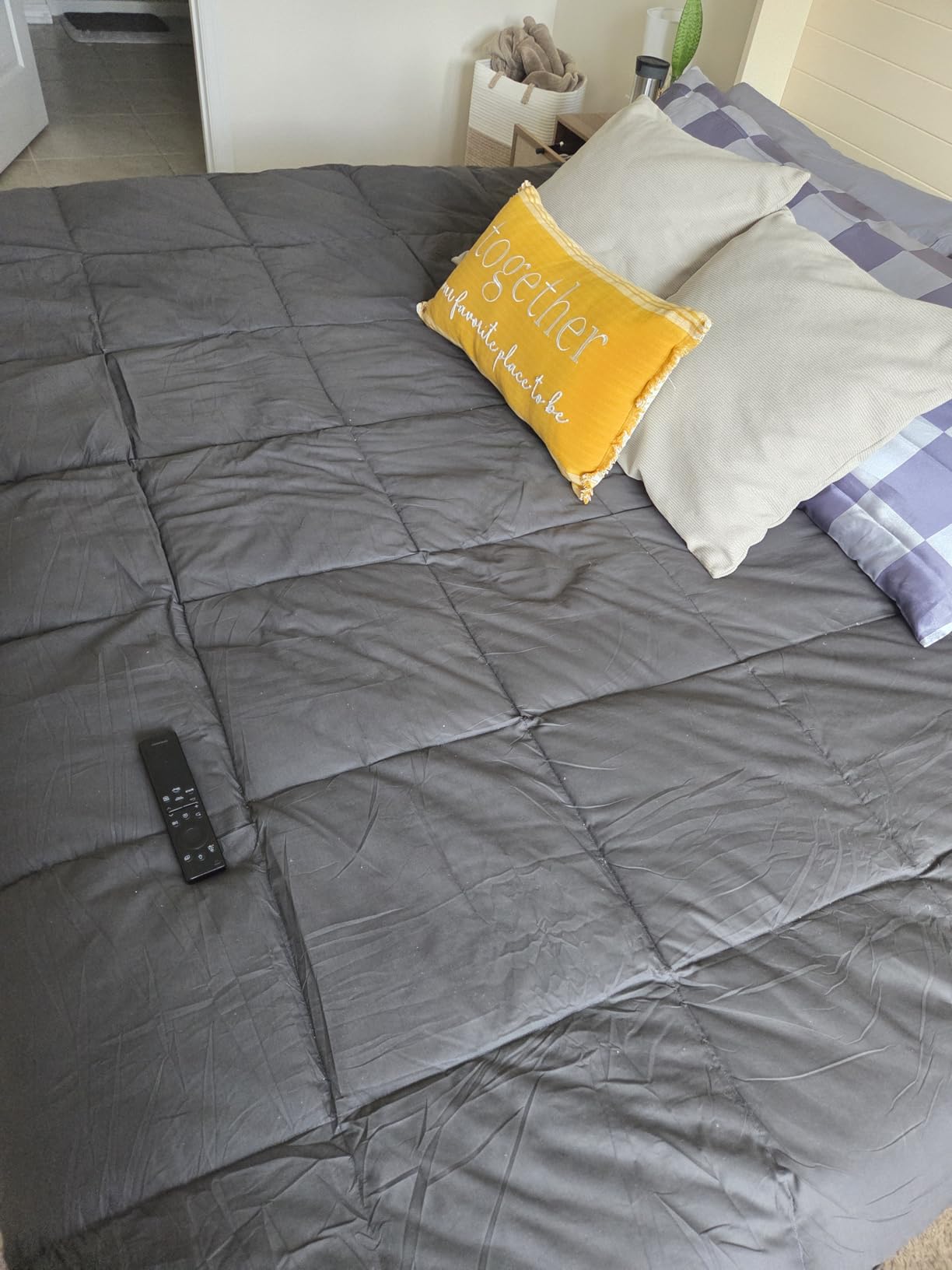 Grey Goose Feather Down Comforter Queen Size, Premium All Season Duvet Insert, 750+ Fill Power 1200TC Cotton Blend Fabric Hotel Style Comforter, 42 Oz Lightweight (90x90, Dark Grey) customer photo 2