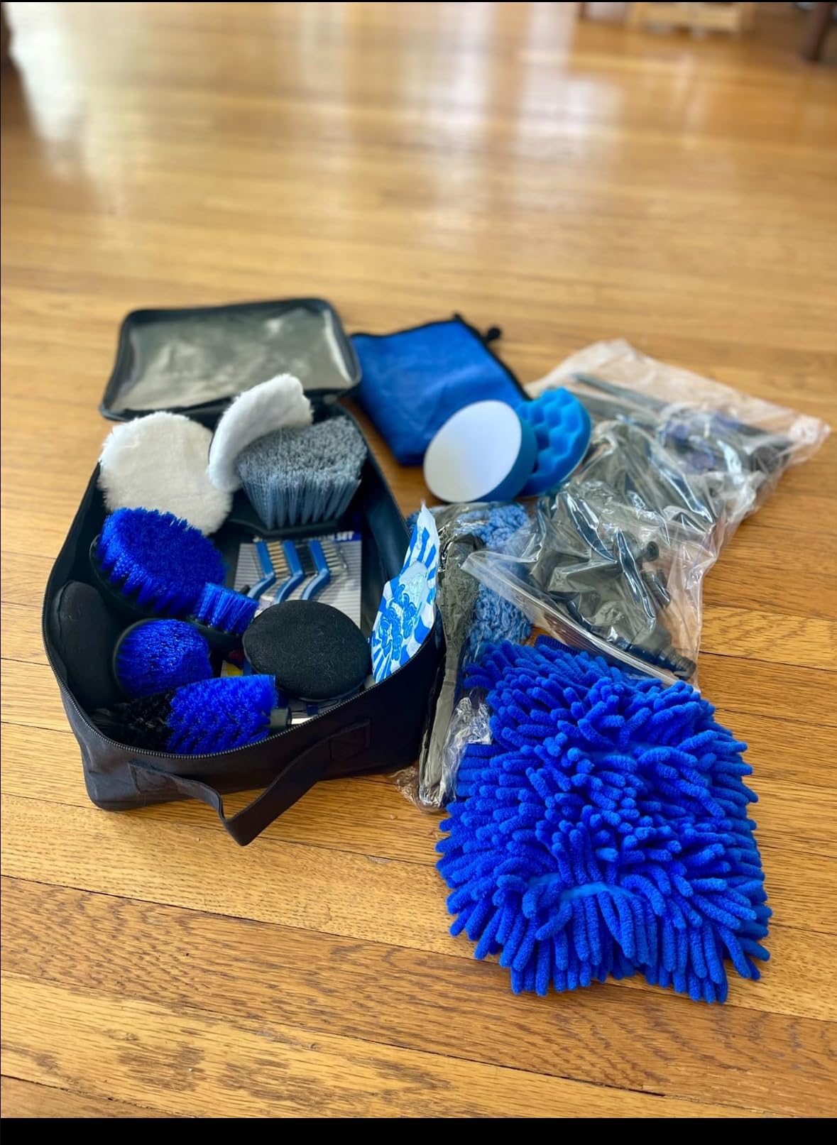 Qydipclin 45Pcs Car Detailing Kit, Car Detailing Brush Set, Car Wash Cleaning Kit, Car Detailing Brushes, Professional Car Care Kit for Interior Exterior Wheels, Blue customer photo 1