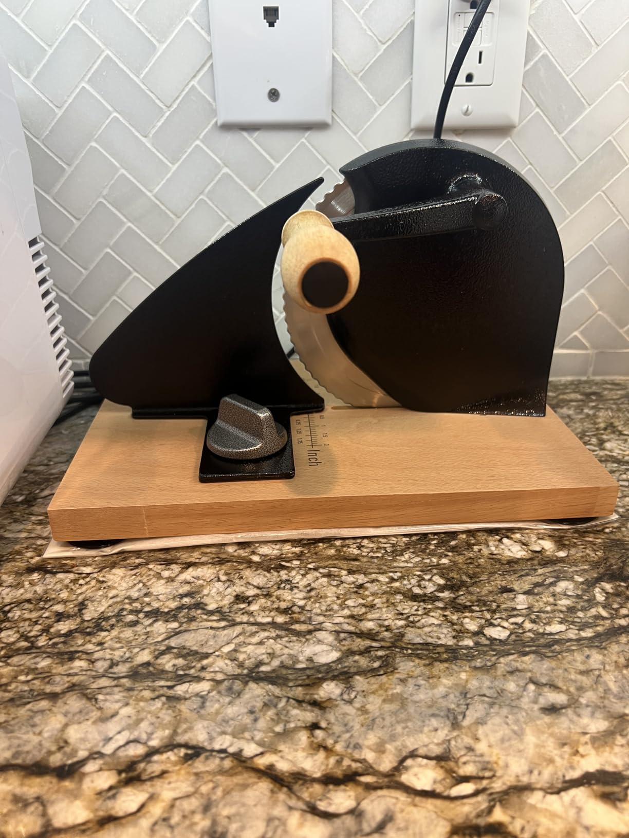 vanerepok Manual Bread Slicer Adjustable Thickness for Homemade Sourdough | Hand Crank Bread Cutter with Scale & Stable Suction Cups & Wood Base for Even Slicing Perfect Baking Gift for Home Bakers customer photo 1