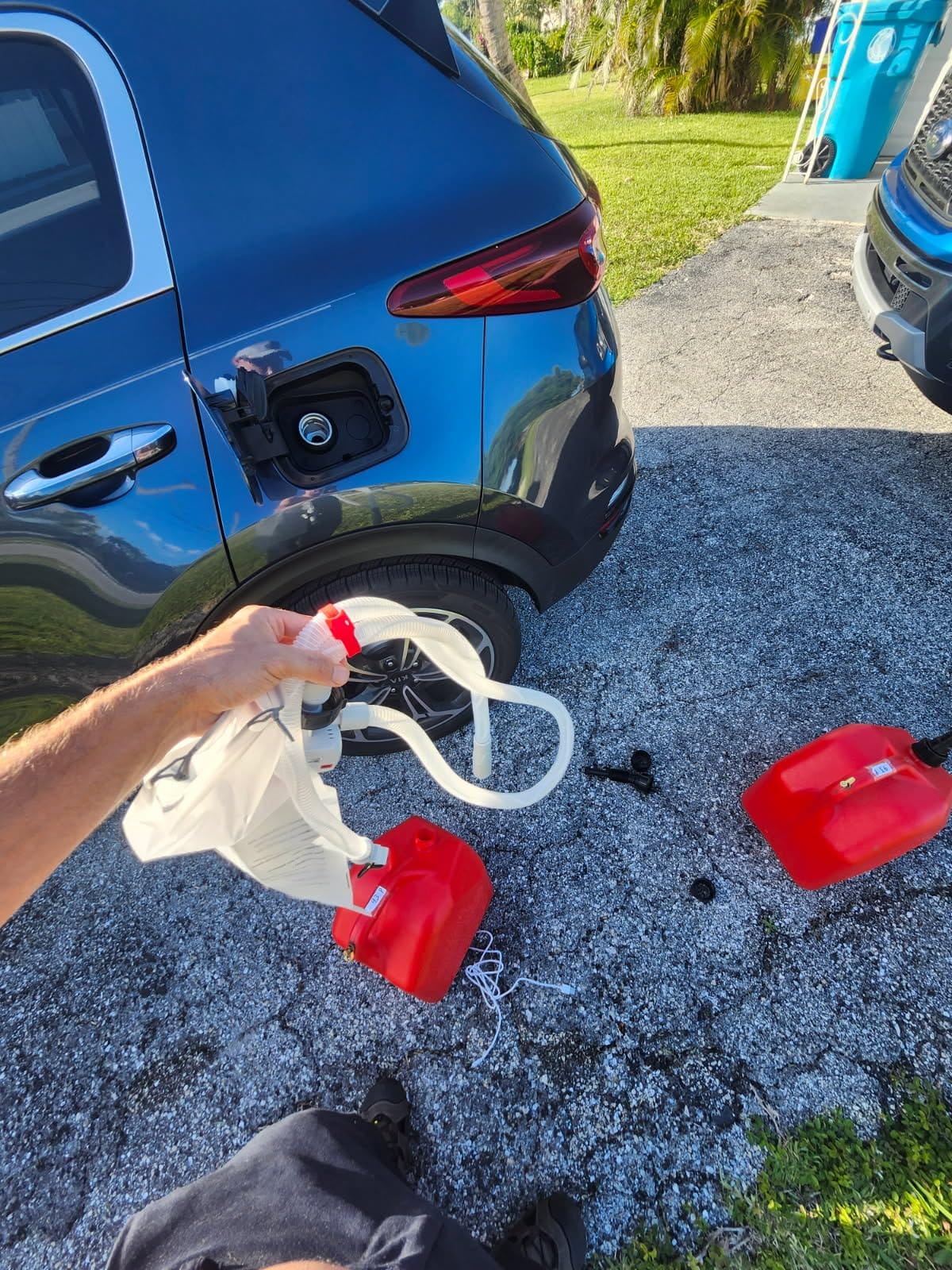 Automatic Fuel Transfer Pump with Auto-Stop 3.8 Gallon per Min 51 Extra Long Hose Battery or USB Powered 4 Can Adapters Fast and Safe Portable Gas Can Pump for Oil Diesel Gasoline customer photo 1