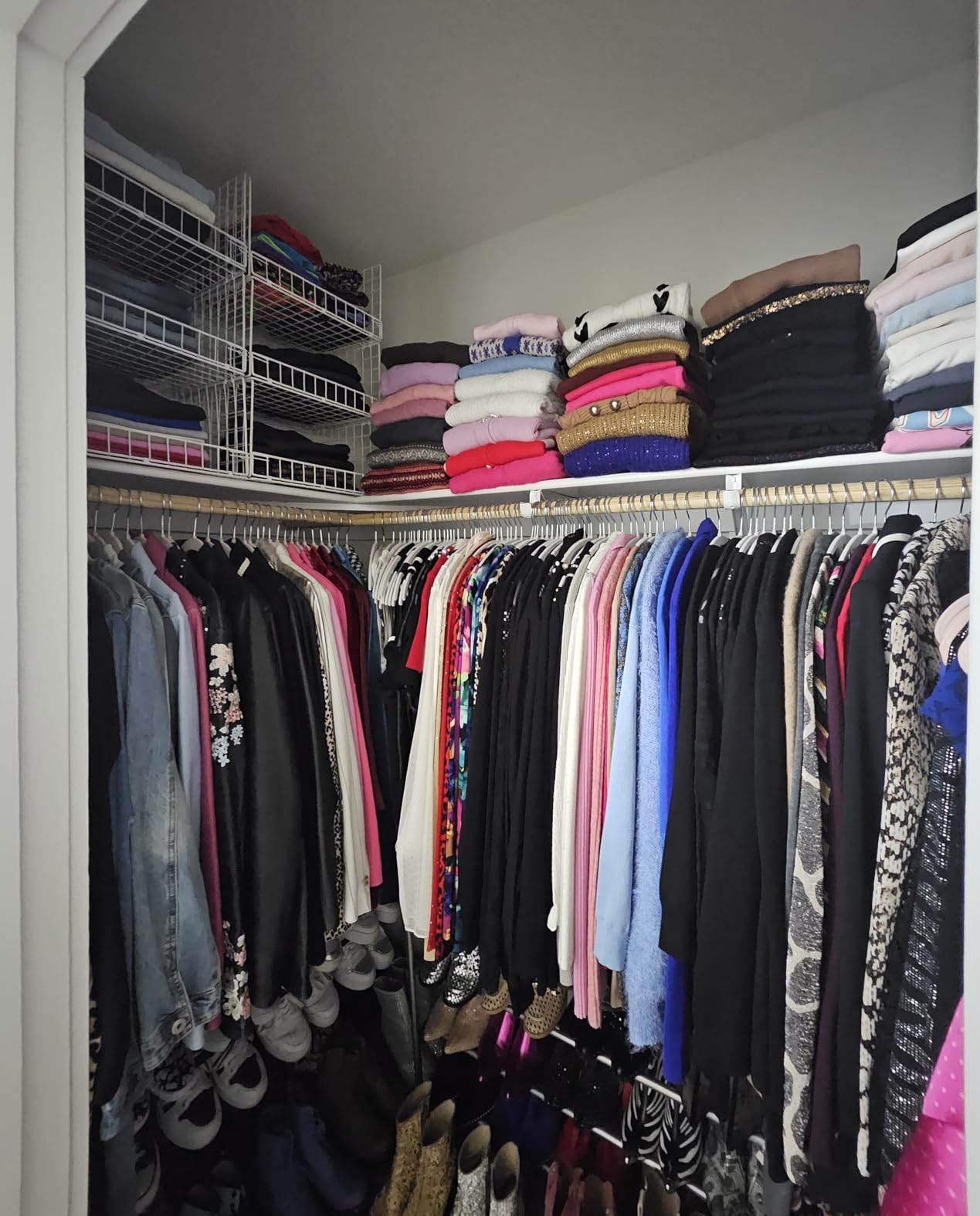 Yociyoga 4-Tier Stackable Closet Organizers and Storage Basket, Foldable Closet Shelf Organizer System, Space-Saving Clothes Storage Drawer Organizer for Wardrobe, White (Patent 30022416) customer photo 1