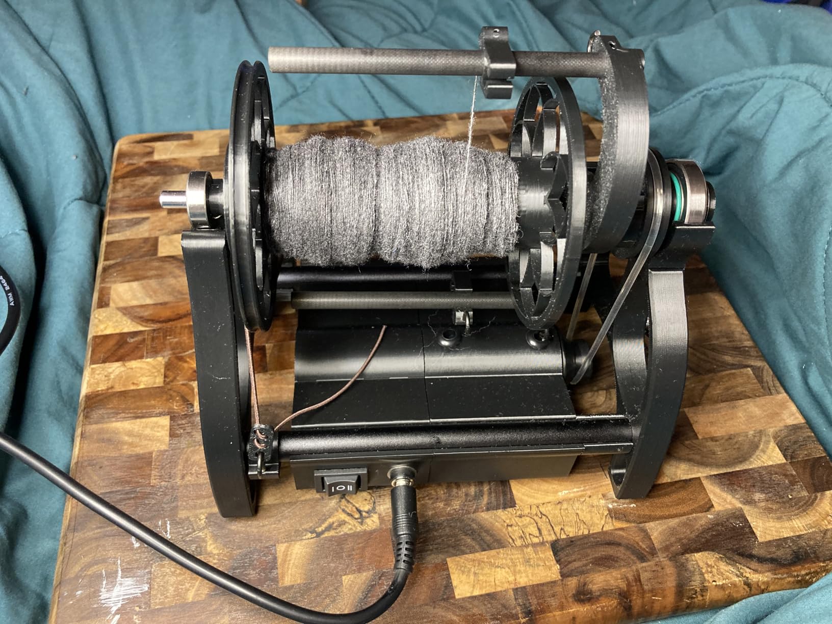 Electric Yarn Spinner Kit with Foot Controller & 3 Bobbins, Small Yarn Winder with Forward & Reverse customer photo 1