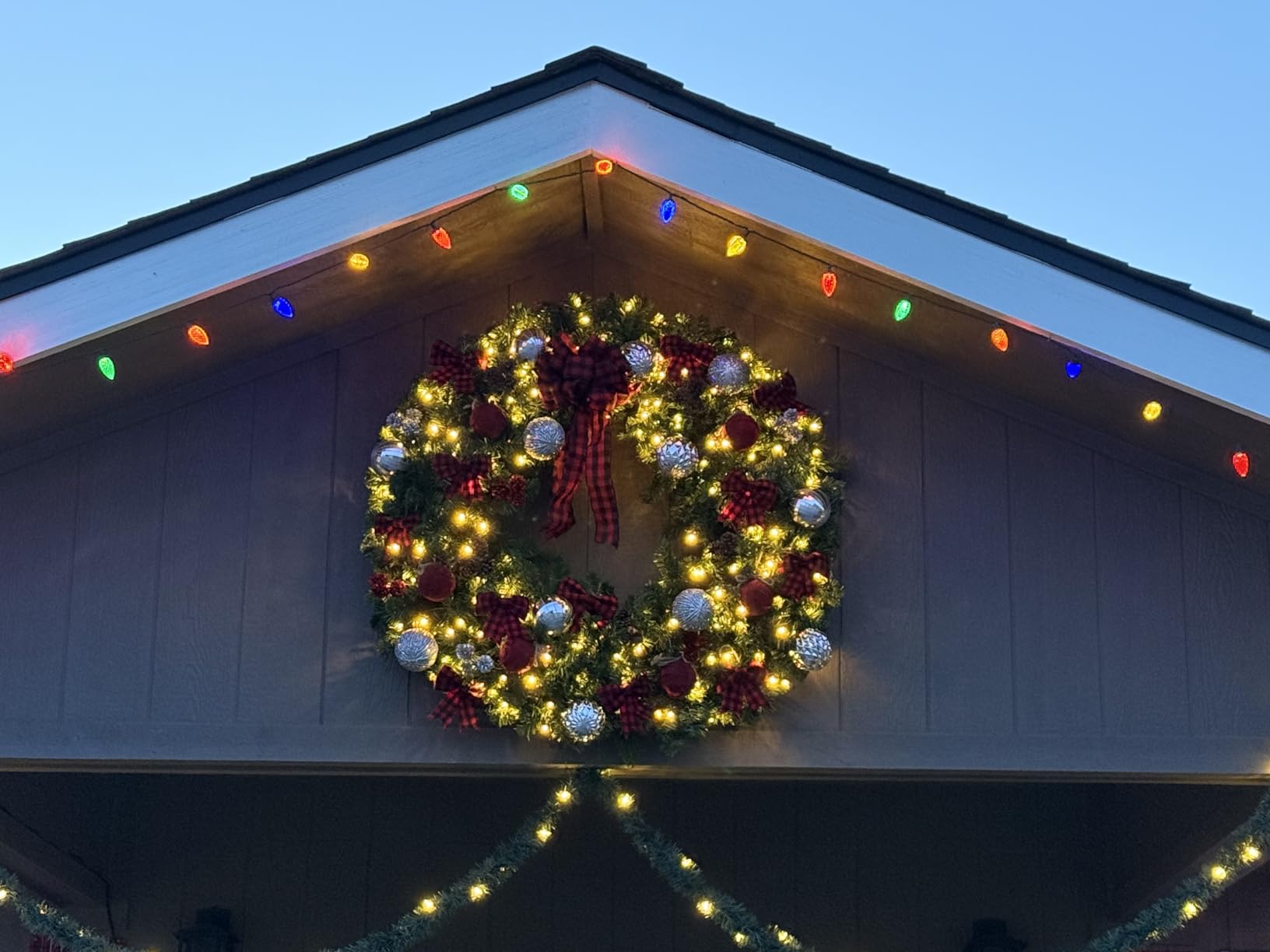 Best Choice Products 30in Large Artificial Pre-Lit Fir Christmas Wreath Holiday Accent Decoration w/ 100 LED Lights, 220 PVC Tips customer photo 1