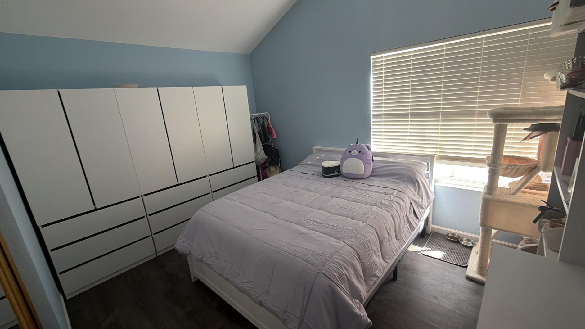White Wardrobe Closet with 9 Drawers: 75