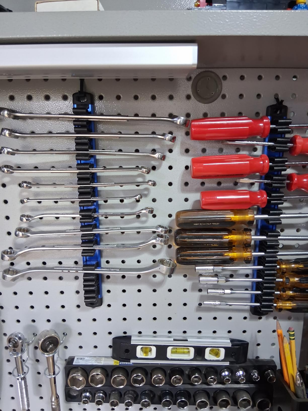 WORKPRO Magnetic Screwdriver Organizer and Wrench Organizer, Aluminum Rail Magnetic Tool Organizer, Tool Holder, Toolbox Organization, 36-Slot Screwdriver and Wrench Holder (Tools not Included) customer photo 2