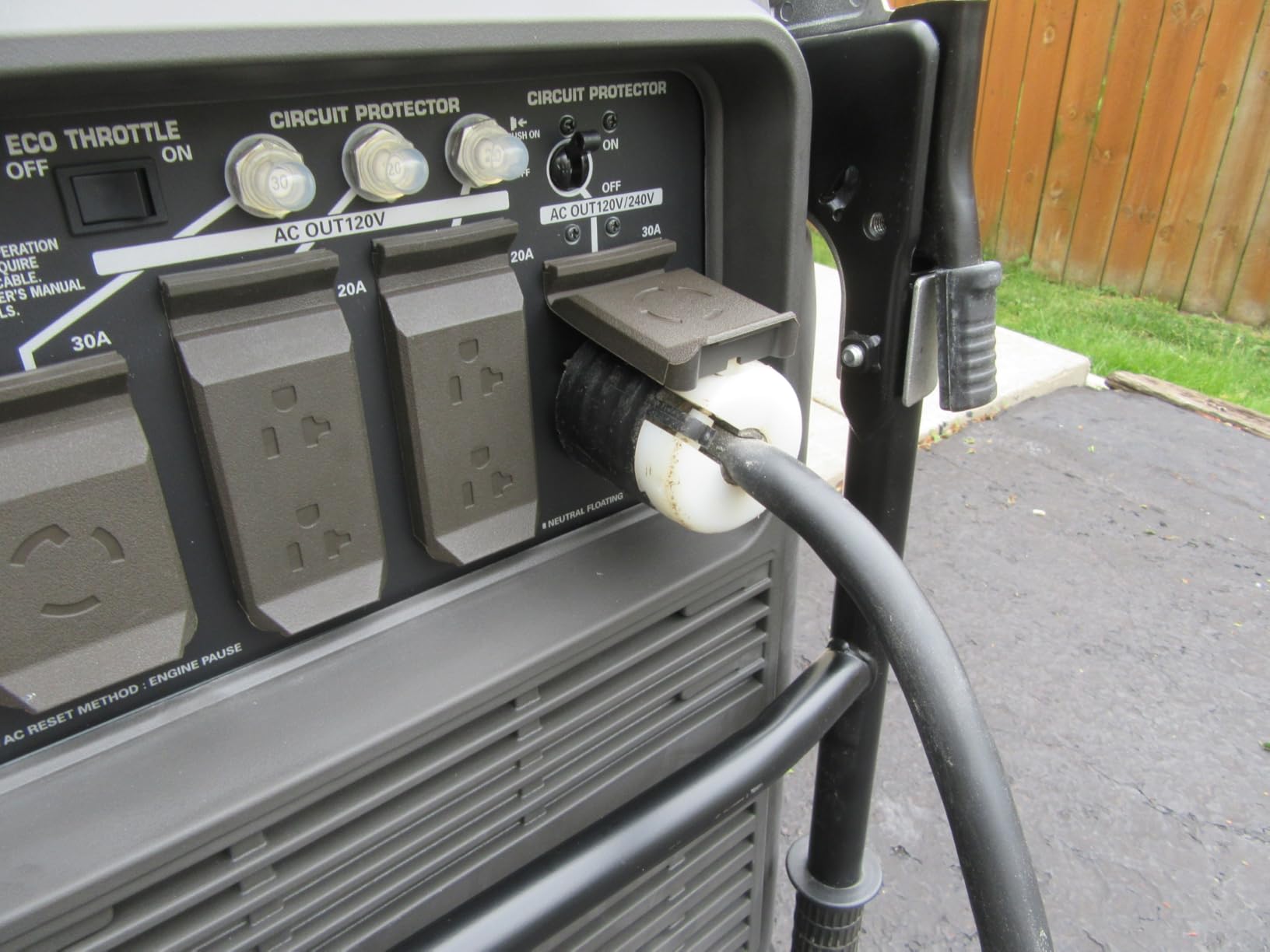 Honda EU7000iS 7000 120/240V Watt Inverter Generator (EU7000ISNAT1X) customer photo 2