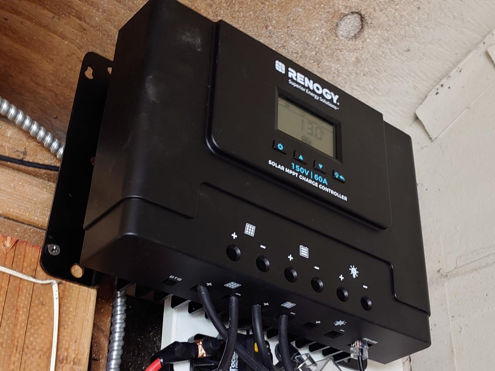 Renogy 60A MPPT Solar Charge Controller 12V/24V/36V/48V Auto, 150V Maximum Solar Input, for Gel Sealed Flooded and Lithium Battery, Rover Lite 60A customer photo 2
