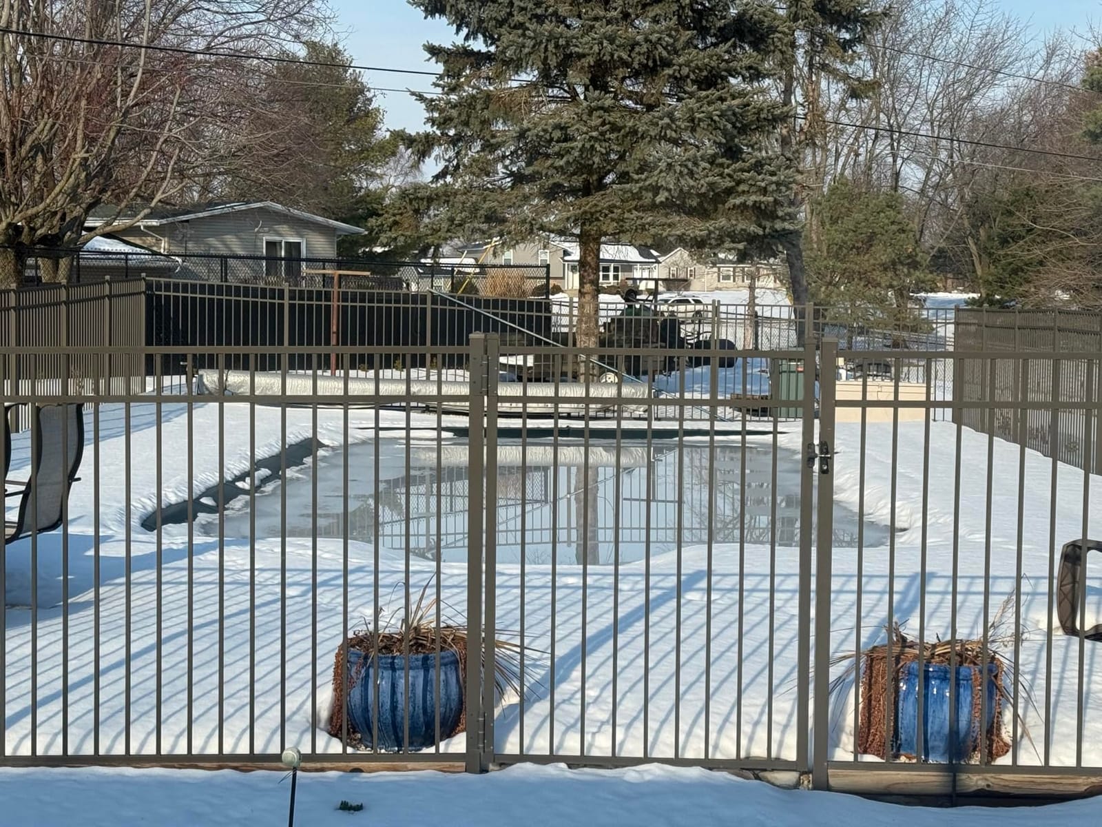 VEVOR Inground Pool Safety Cover, 16 ft x 32 ft Rectangular Winter Pool Cover, Triple Stitched, High Strength Mesh PP Material with Good Rain Permeability (Fit 16x32ft Pools) customer photo 1
