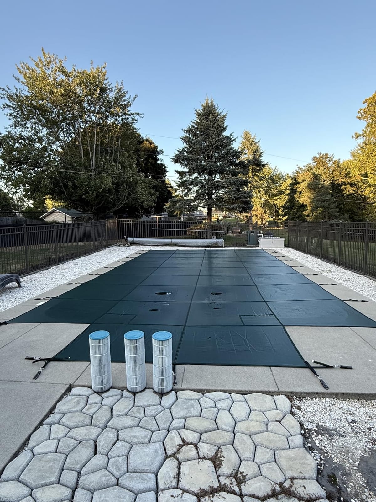 VEVOR Inground Pool Safety Cover, 16 ft x 32 ft Rectangular Winter Pool Cover, Triple Stitched, High Strength Mesh PP Material with Good Rain Permeability (Fit 16x32ft Pools) customer photo 2