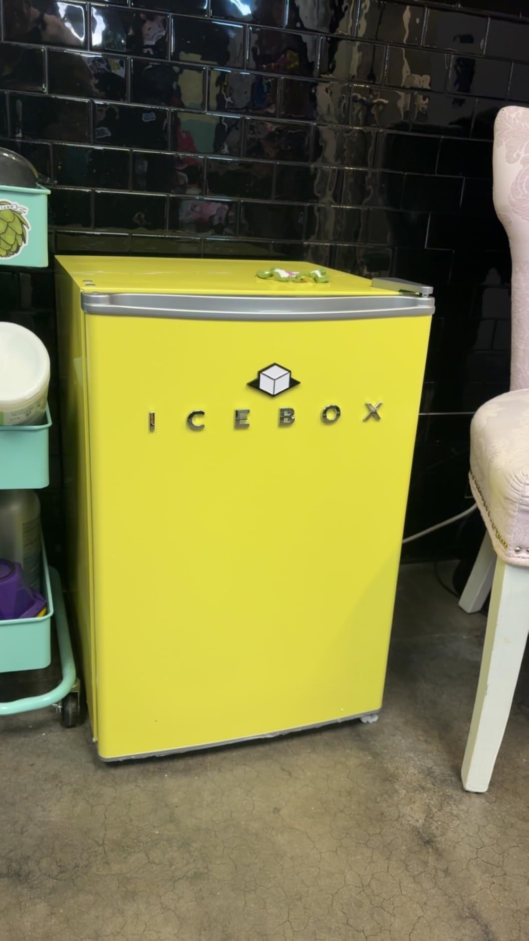 ICEBOX 2.5 Cu. Ft. Compact Refrigerator, ENERGY STAR Certified Small Refrigerator, Single Door Mini Fridge with Chiller Compartment, R600a Refrigerant, IBCR25SLT, Slate Blue customer photo 1