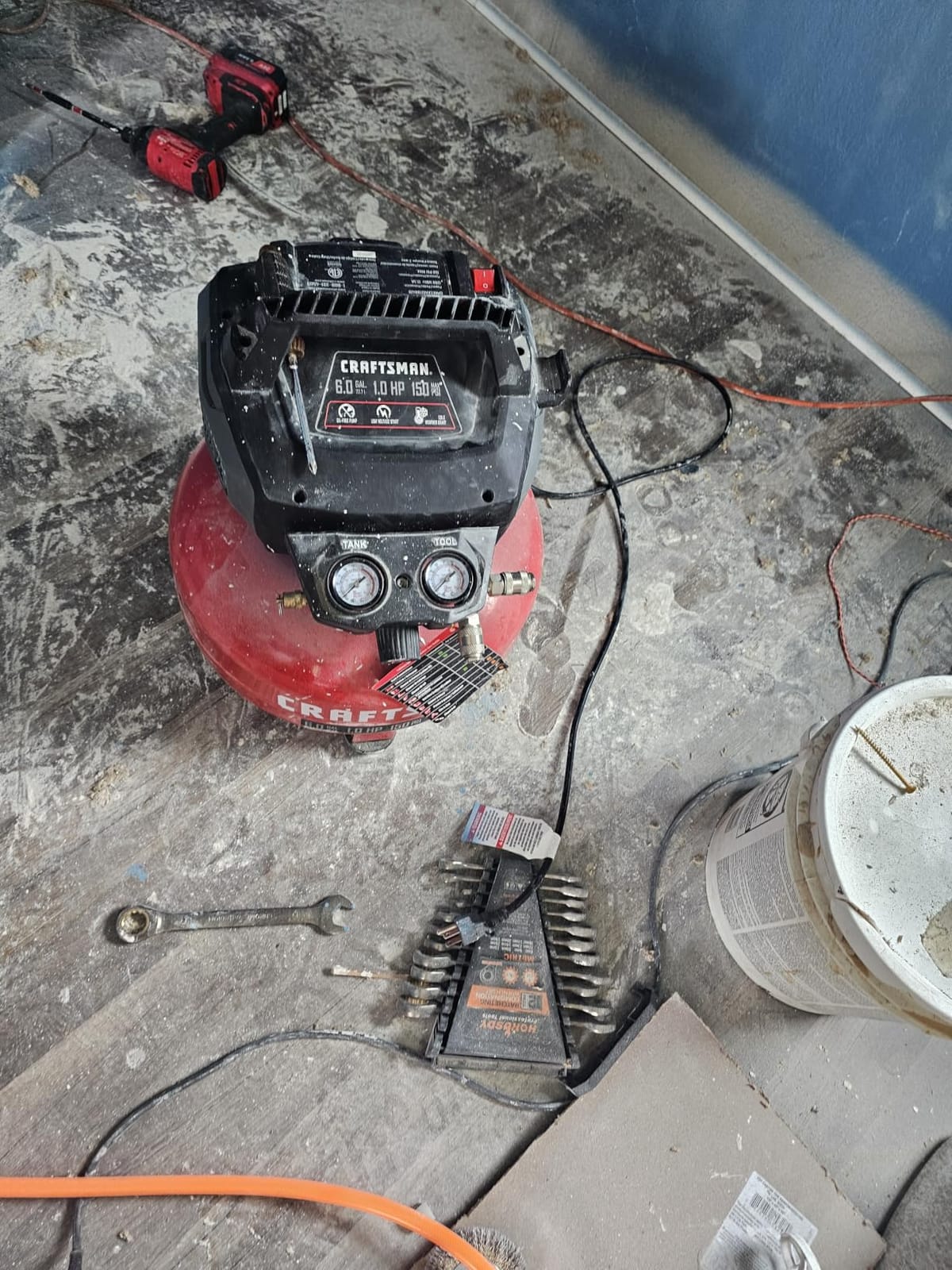 CRAFTSMAN 6 Gallon 150 PSI Oil-Free Pancake Air Compressor CMXECXA02106410 | 2.6 SCFM at 90 PSI with Dual Couplers for Nailers, Tire Inflation, and Woodworking customer photo 2