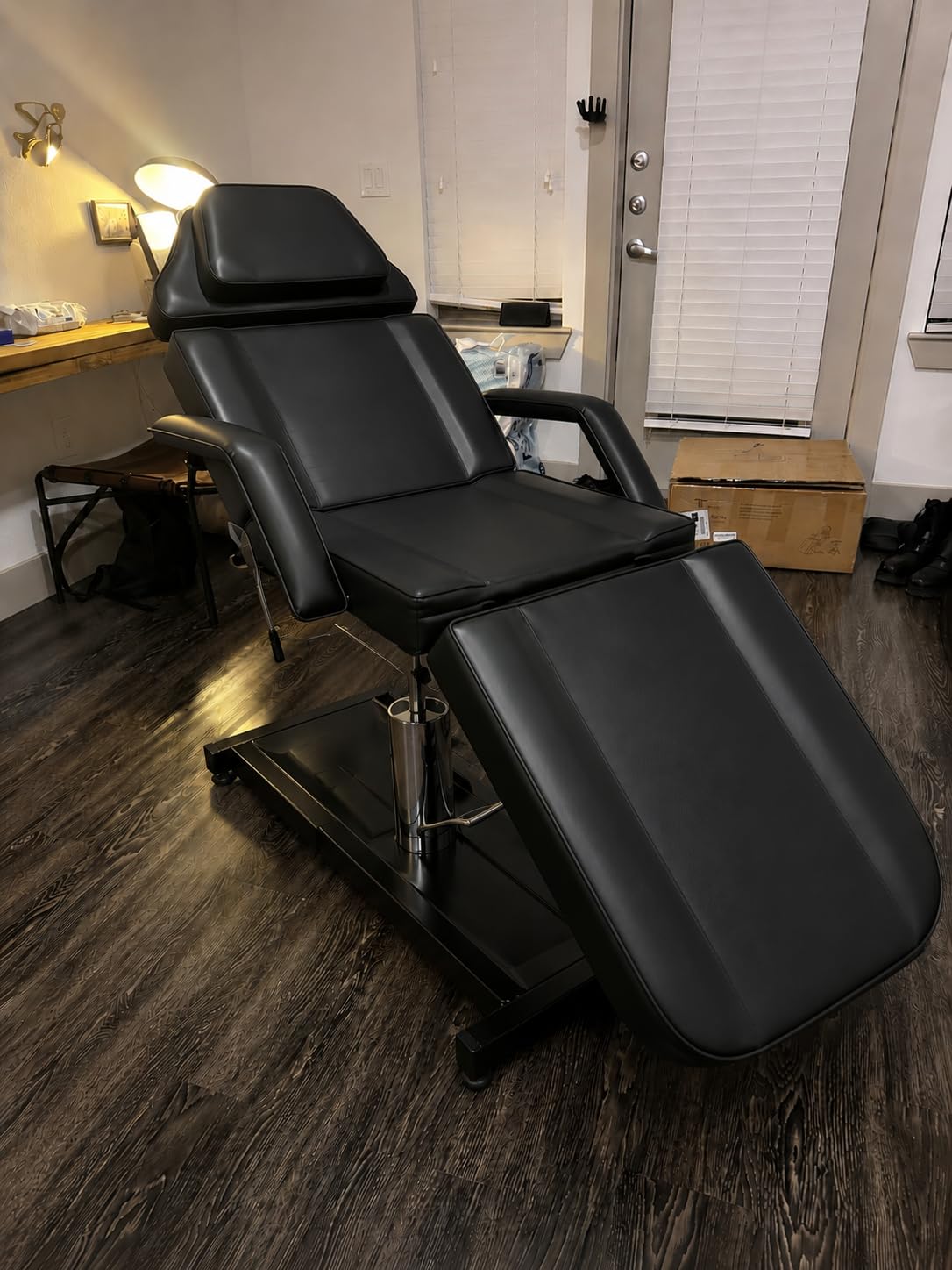 Facial Tattoo Chair for Client, Hydraulic Esthetician Lash Bed with Rolling Stool, 360° Swivel Adjustable Headrest Tattoo Artist Massage Table Beauty Salon Spa Equipment, Black customer photo 1
