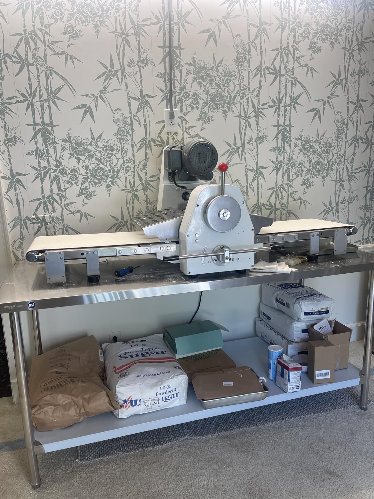 VEVOR Commercial Dough Sheeter Machine, 15.7-Inch Reversible Puff Pastry Sheeter and Fondant Roller, Electric Dough Roller 0-1.4
