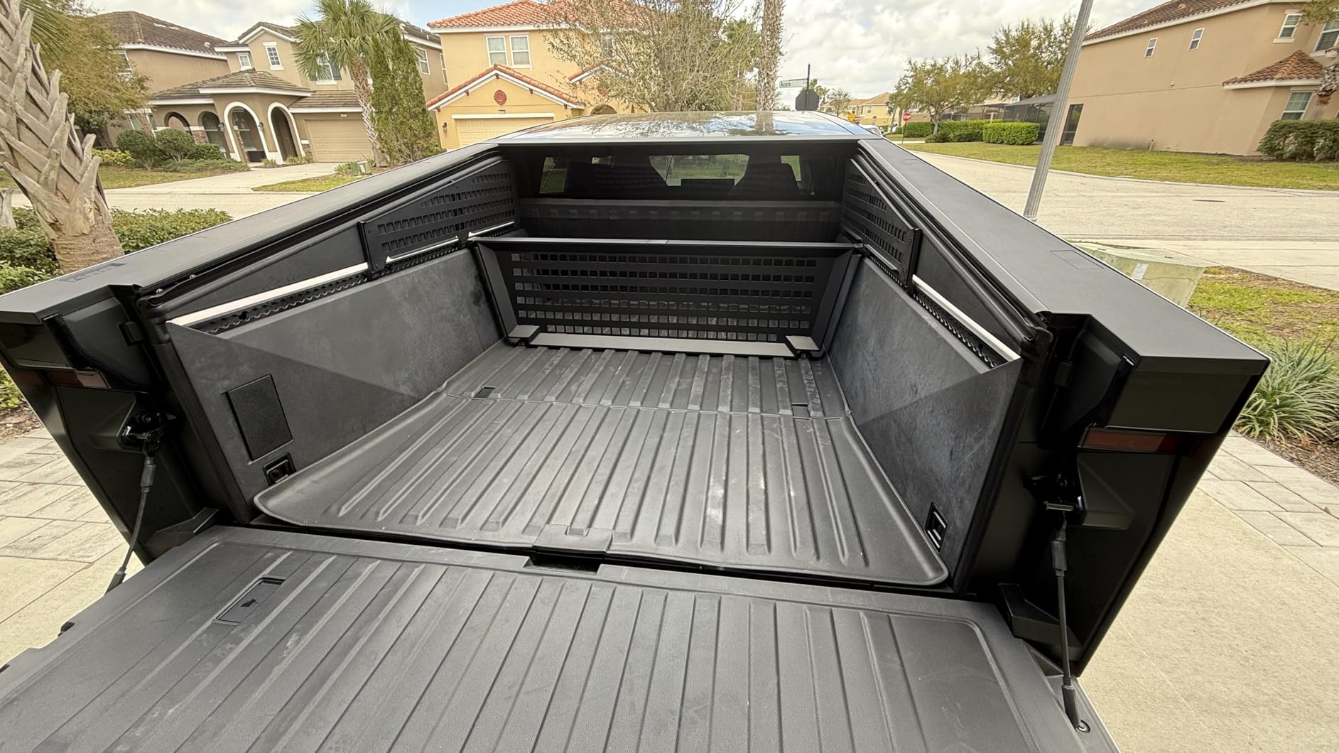 Truck Bed Divider for Tesla Cybetruck Accessories 2023-2026, Adjustable Cargo Dividers Aluminum Modular Storage Organizer Molle Panels for Camping, Off-Road (NOT for 2026 Dual Motor AWD) customer photo 1