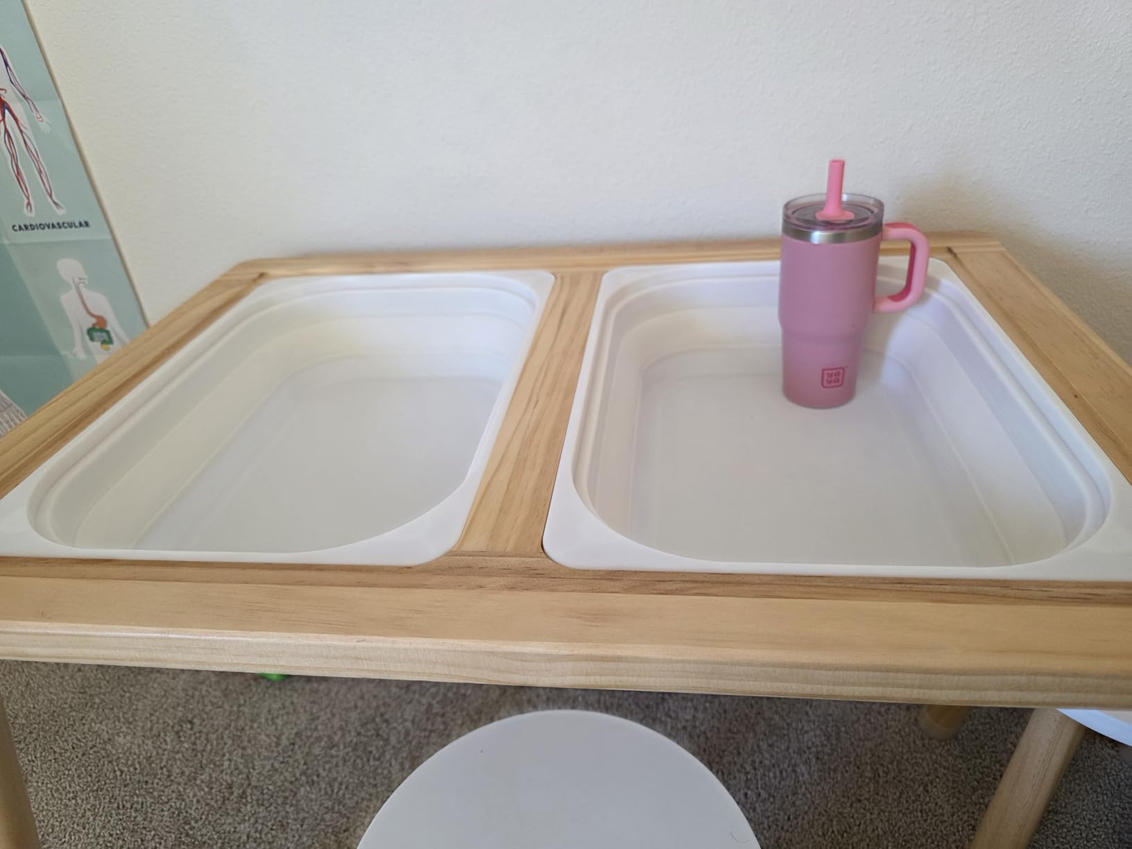 VEVOR Sensory Table and Chairs Set with 2 Stools, 2 Storage Bins & Paper Roll Holder, Wooden Indoor/Outdoor Sand and Water Table customer photo 2