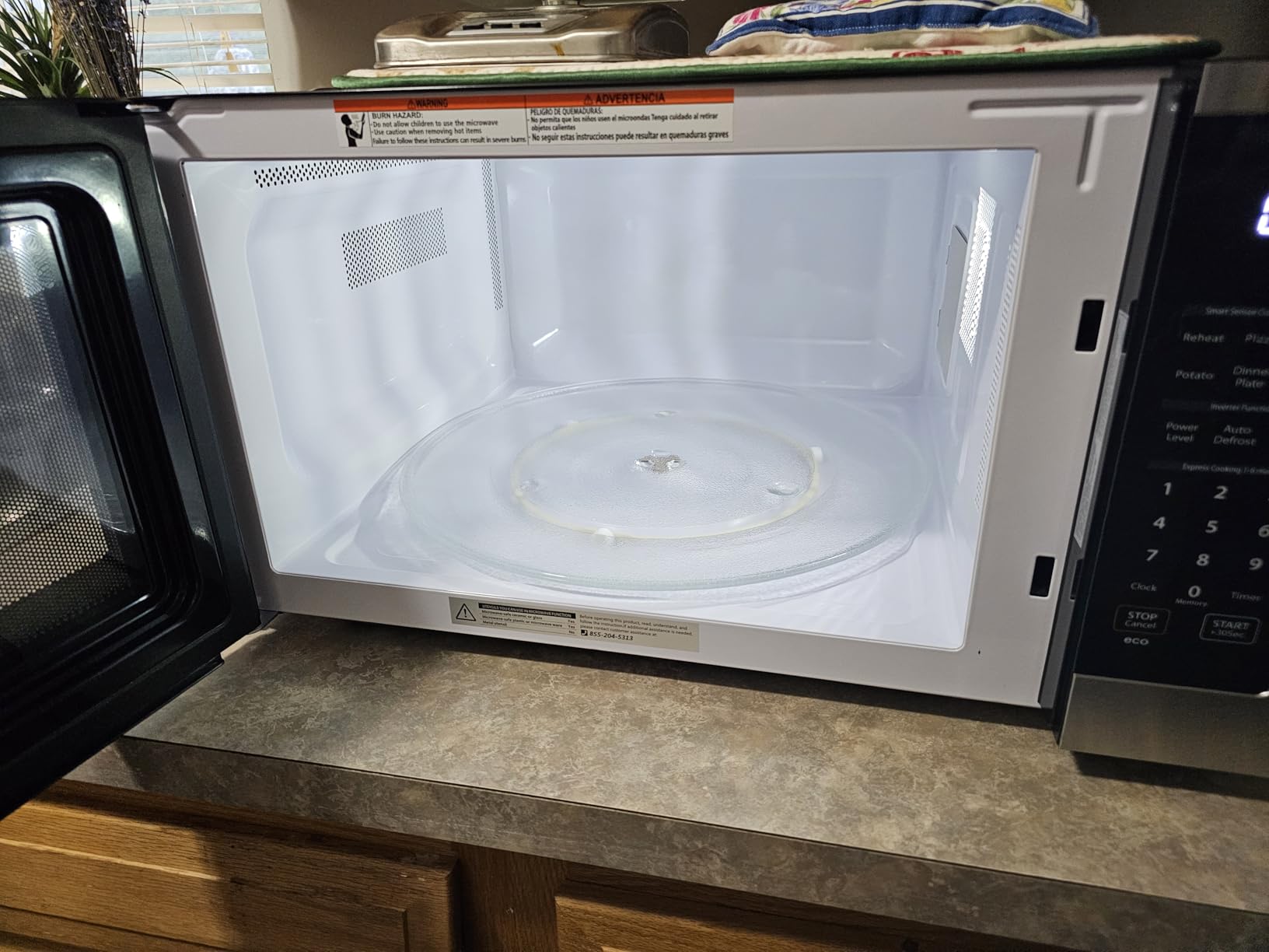 TOSHIBA Countertop Microwave Oven with Inverter, 2.2 Cu.Ft, 1200W customer photo 2