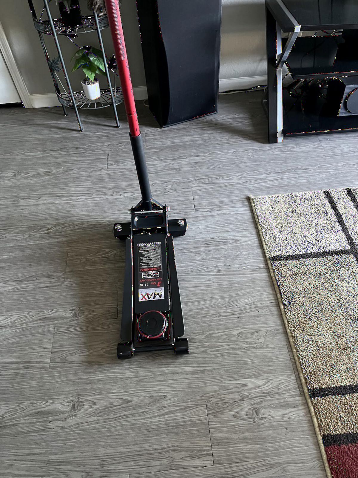 Maxority 3-Ton (6600lbs) Low Profile Hydraulic Heavy-Duty Steel Floor Jack with Dual Pistons Quick Lift Pump, Home and Workshop Car Maintenance for Various Vehicles (Random Color, 3 Ton Low Profile) customer photo 2