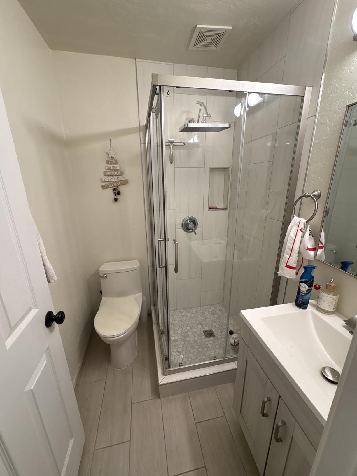 Corner Shower Door 34