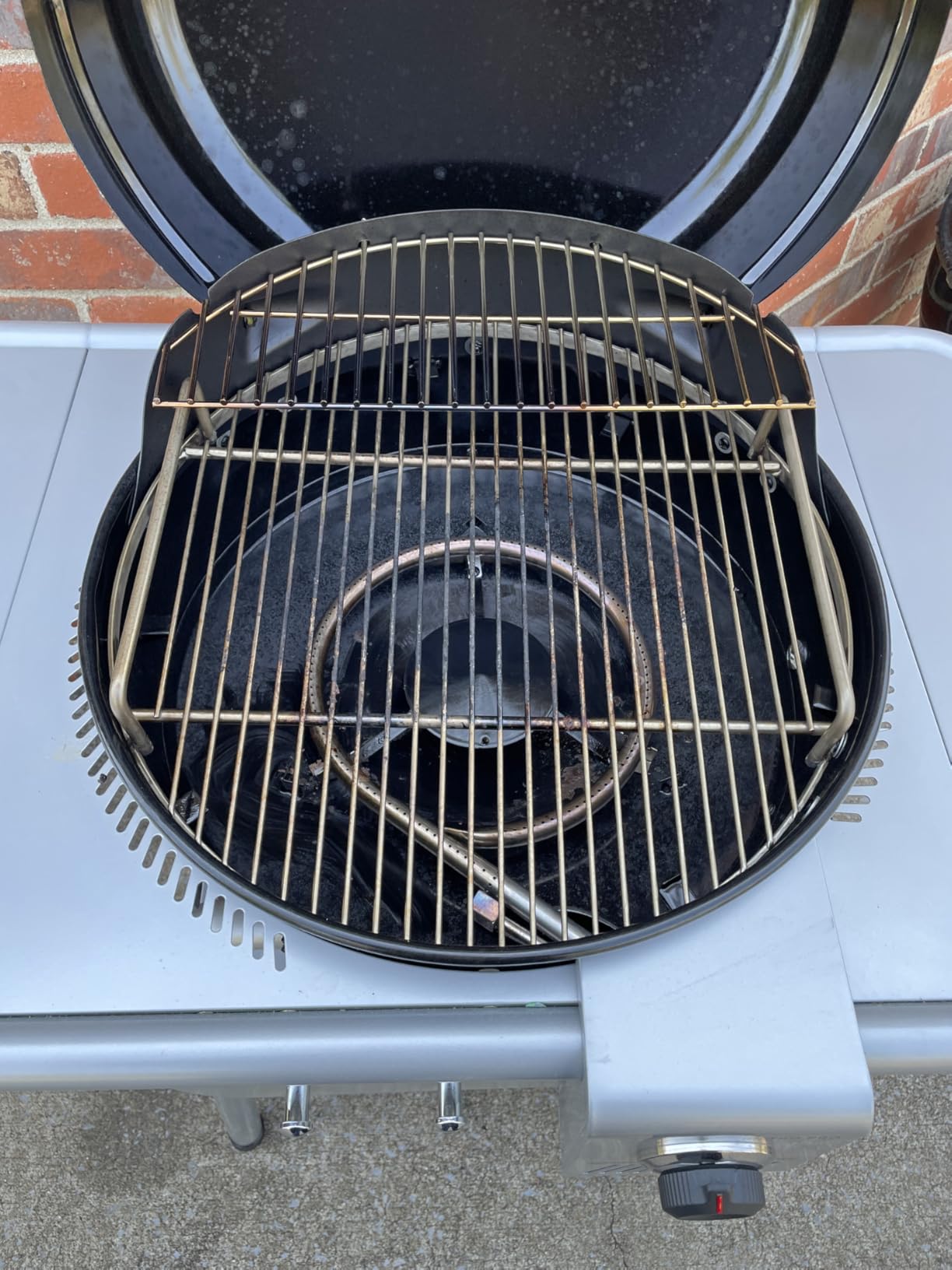Charbroil Bistro Pro 2-in-1 Gas & Charcoal Grill with 240 Sq. In. Cooking Space, Compact Black Grill for Patio & Balcony customer photo 1