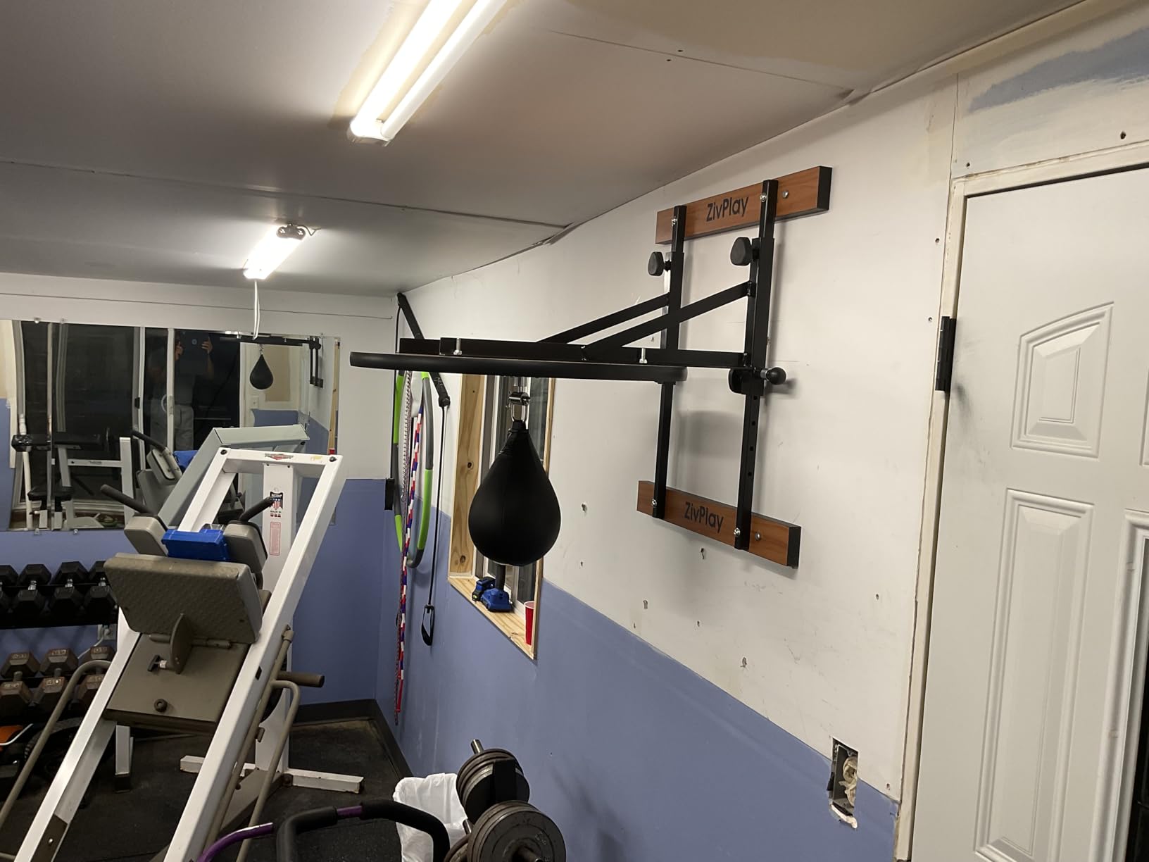 Speed Bag Platform for Boxing Speed Bag Stand Wall Mount Punching Bag Kit | Includes Speed Bag and Air Pump Adjustable Height 360 degree Swivel Board Size 24 Inch customer photo 1
