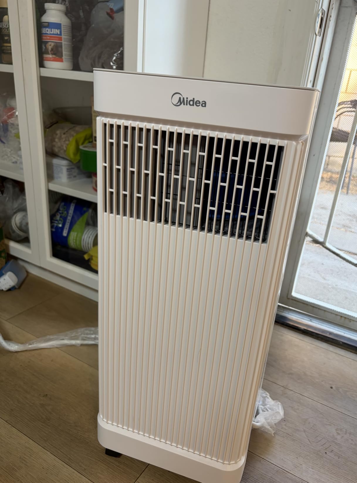 Midea 8,500 BTU ASHRAE Portable Air Conditioner, Cools up to 150 Sq. Ft. customer photo 1