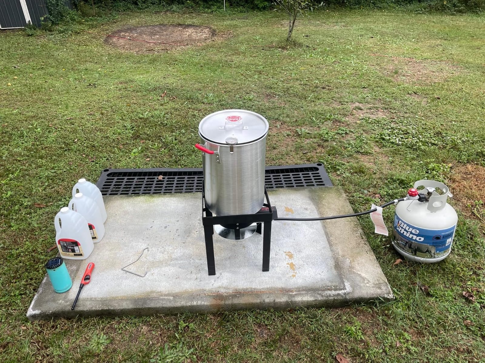 Feasto Outdoor Propane Deep Fryer with Rolling Cart, Dual Tank Fish Fryer | 2 Independent Burners, 100,000 BTU, 4-Gal Oil Capacity, Frying Station with Baskets for Fish, Fries & Chicken customer photo 2