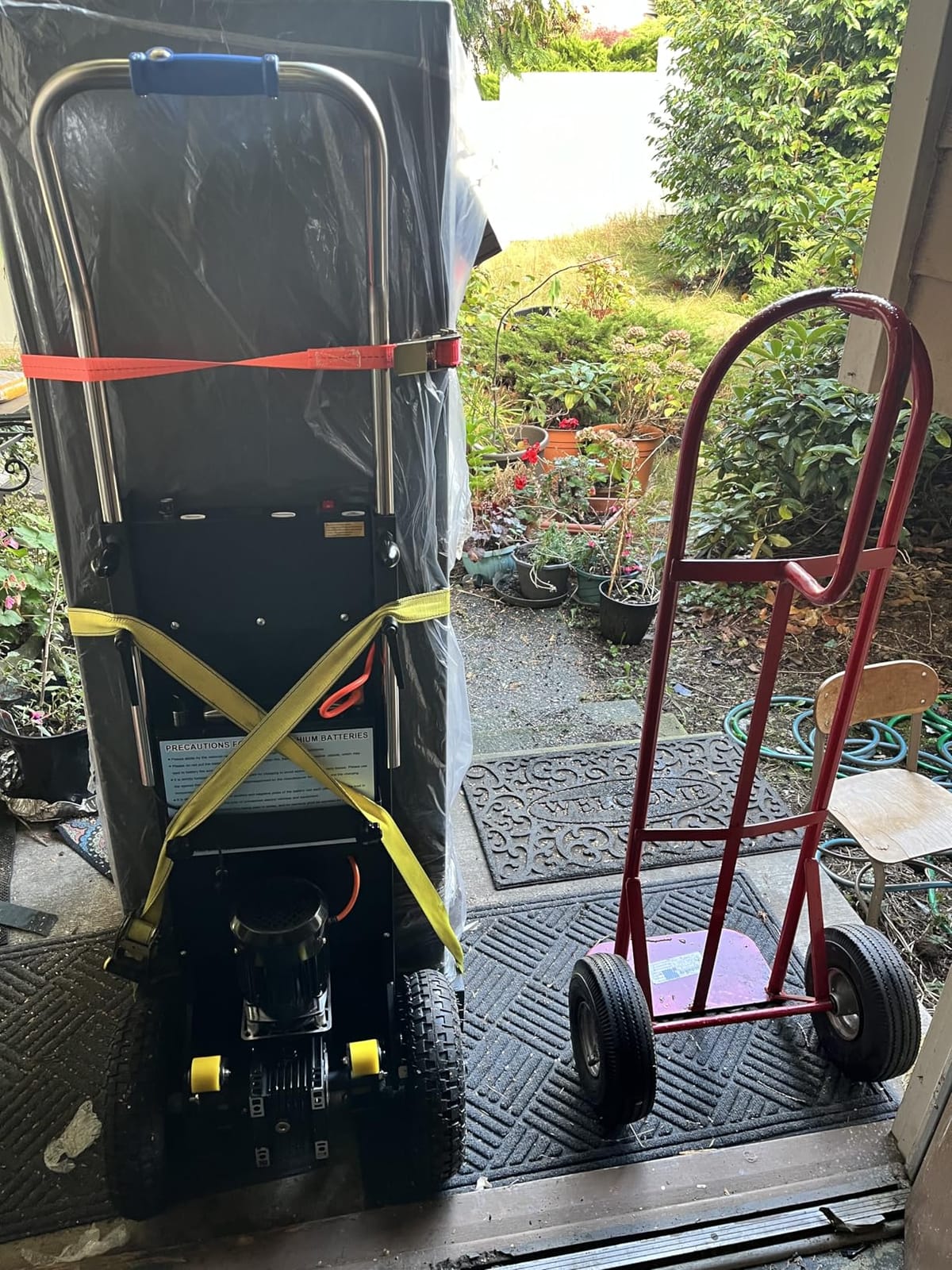 Electric Stair Climbing Dolly, Heavy Duty Cart 880lbs Capacity 1200W Motorized Hand Truck with Foldable Design for Moving Furniture Fridge Appliance(Black) customer photo 1