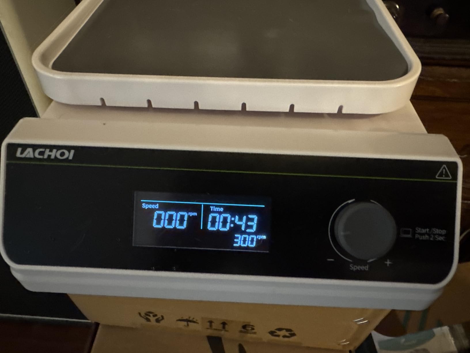 LCD Lab Linear Shaker 40-300RPM Capacity 2KG Lab Shaker with Timer | Digital Linear Shaker Lab Oscillator with Continuous Mode or Timer Mode for Laboratory,University,Scientific Setting,Sample customer photo 2