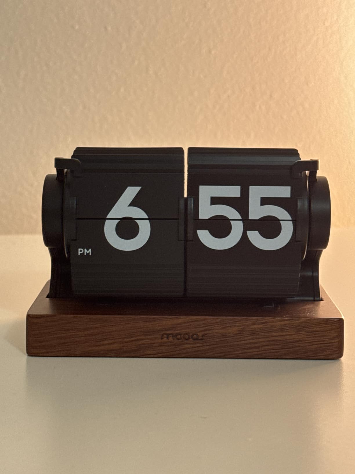 mooas Automatic Mini Flip Clock, Rechargeable, Timer/Alarm/Calendar (Black) | Retro Vintage Design, Automatic Flip Desk Clock, USB-C Charging, Interior Objet for Home Office Living Room Hotel Café customer photo 1