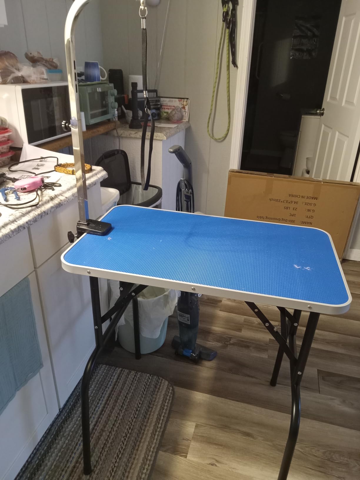 30-inch Foldable Dog Grooming Table - Heavy Duty Iron Pet Grooming Station with Adjustable Arm & Noose, Portable Non-Slip for Small Medium Dogs & Cats, Home & Salon Use - Black customer photo 1
