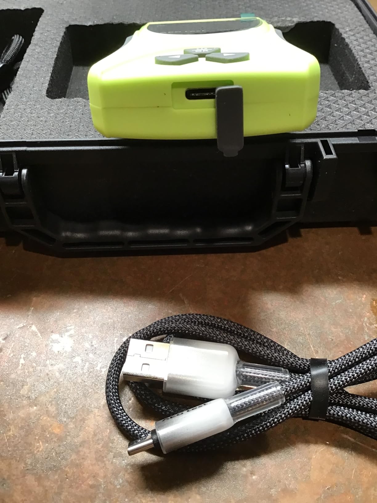 Radiation Detector AEGTEST Radar-5633 Portable Nuclear Radiation Detector with LCD Screen, Rechargeable Dosimeter for Beta Gamma X-ray Detection, Measures in CPM μSv/h μR/h μSv - Blue customer photo 2