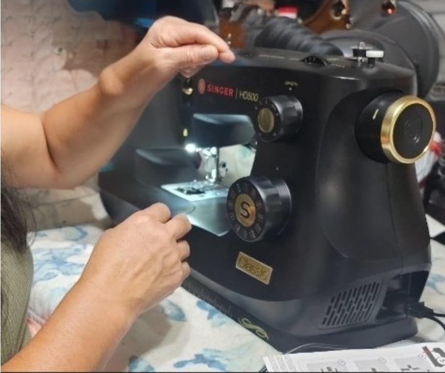 SINGER Super Bundle, Heavy Duty 500 Sewing Machine with Carrying Case | Accessories, 23 built-in stitches, high speed motor, strong piercing power, 1-step buttonhole, metal frame, LED light customer photo 2