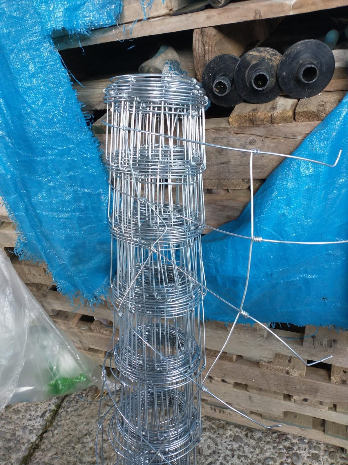 Farm Fence 6ft x 100ft Heavy Zinc Coating Field Wire Fencing, Galvanized Livestock Deer,Goat Fence,Hog Wire Fencing Used to Yard and Garden customer photo 2