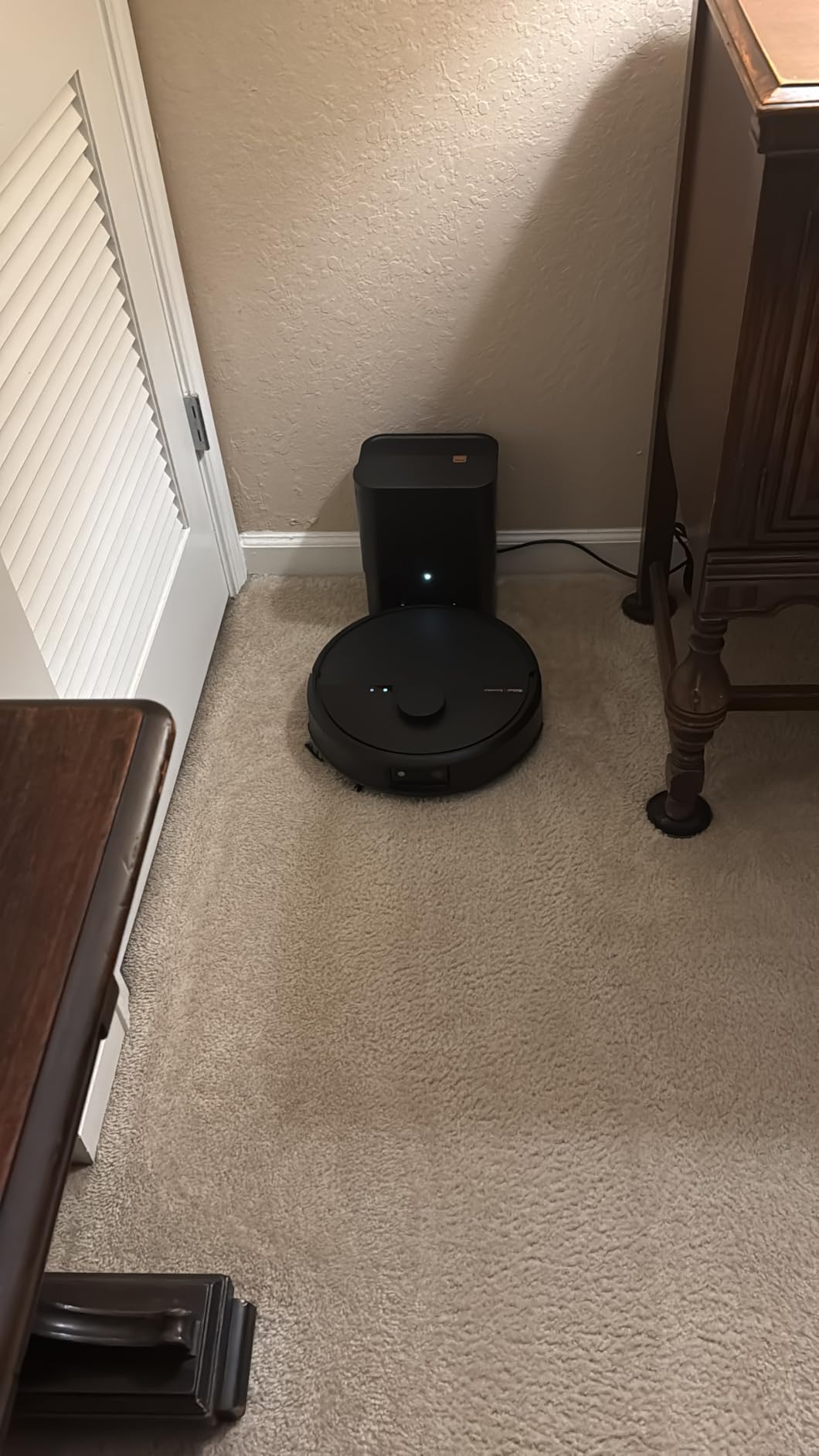 iRobot Roomba Max 705 Robot Vacuum with AutoEmpty Dock, Powerful Suction, Dual Rubber Anti-Tangle Brushes, LiDAR Navigation, Obstacle & Anti-Fall Detection, for Carpet and Hard Floors customer photo 2