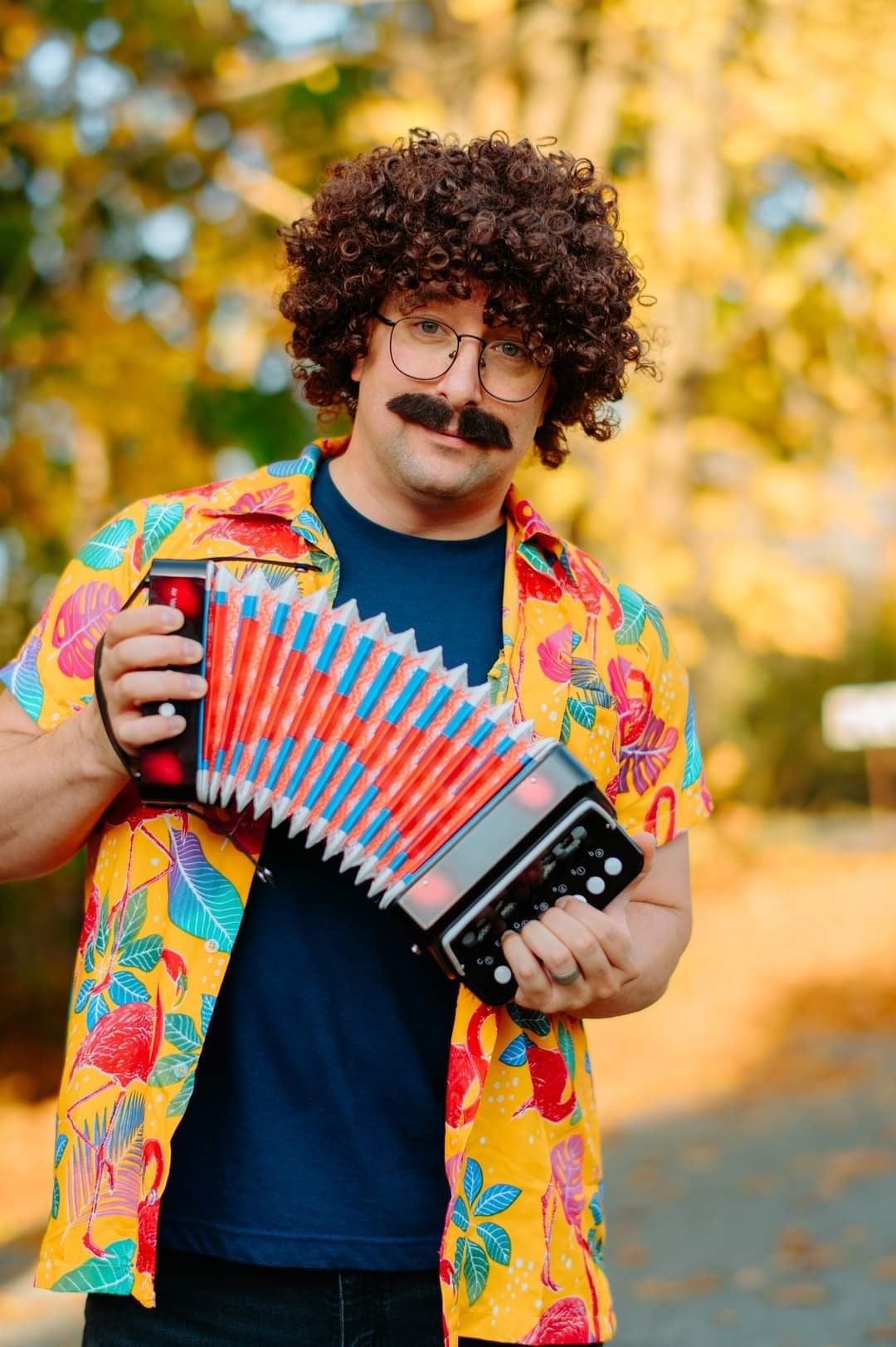 Lotkey 17 Key Piano Accordion, 8 Bass Kids Accordion, Celluloid Body, Metal Cover Accordions Louder Clearer Timbre Than Plastic, Lightweight Design for Children, Beginners to Practice (Red) customer photo 2